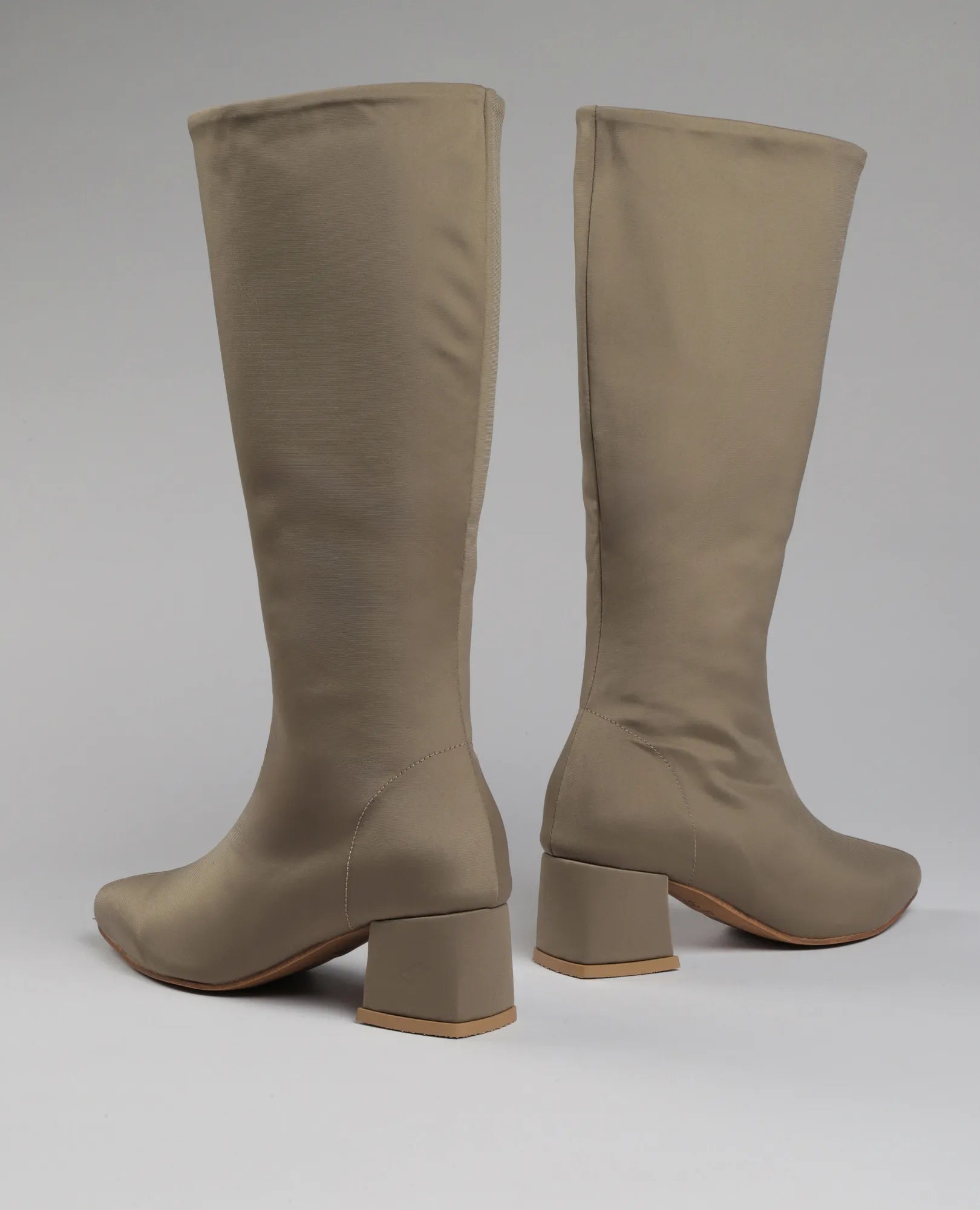 מגפי עקב - גלית - B Unique - מגפיים