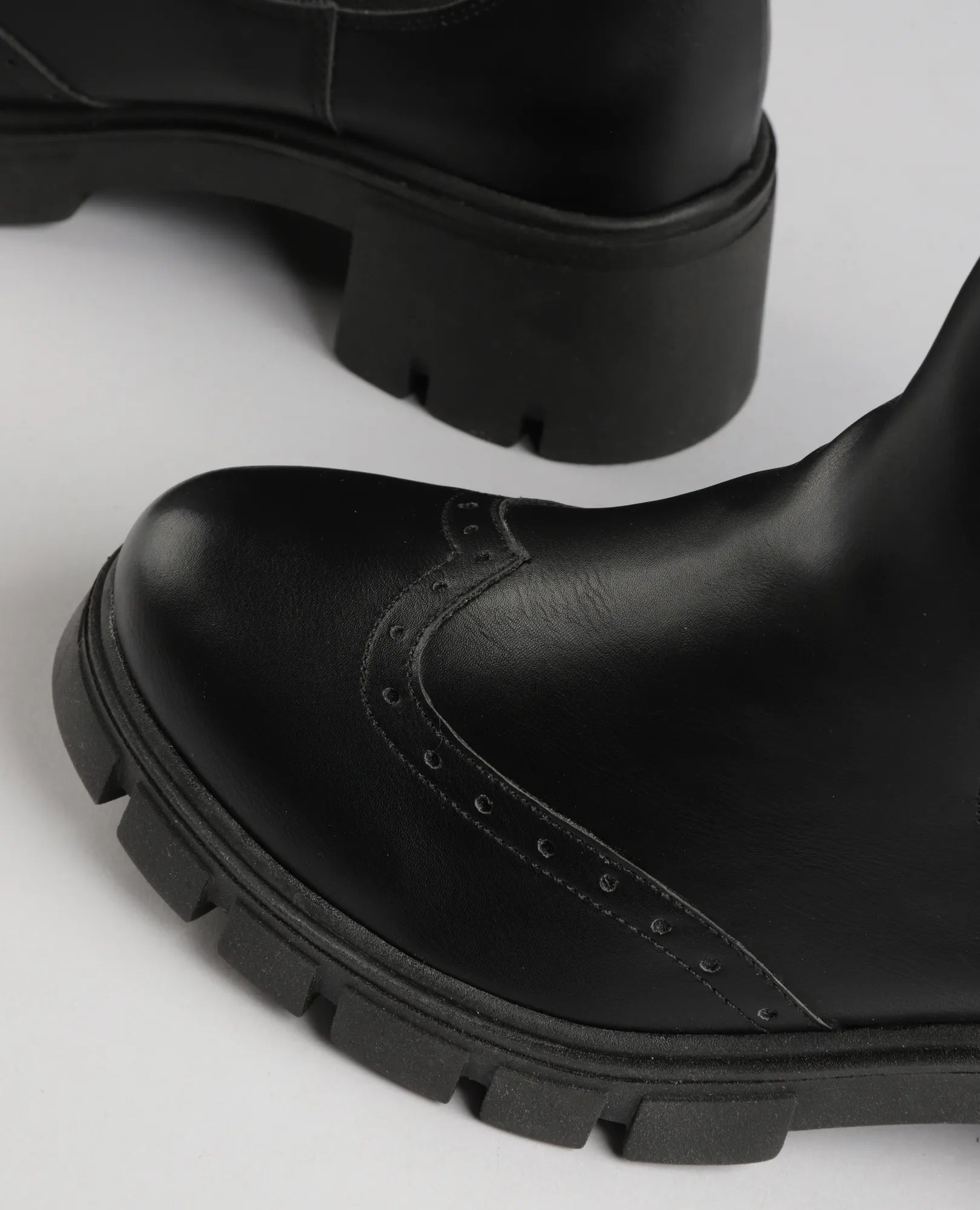 מגפוני צ'לסי - אביב - B Unique - מגפונים