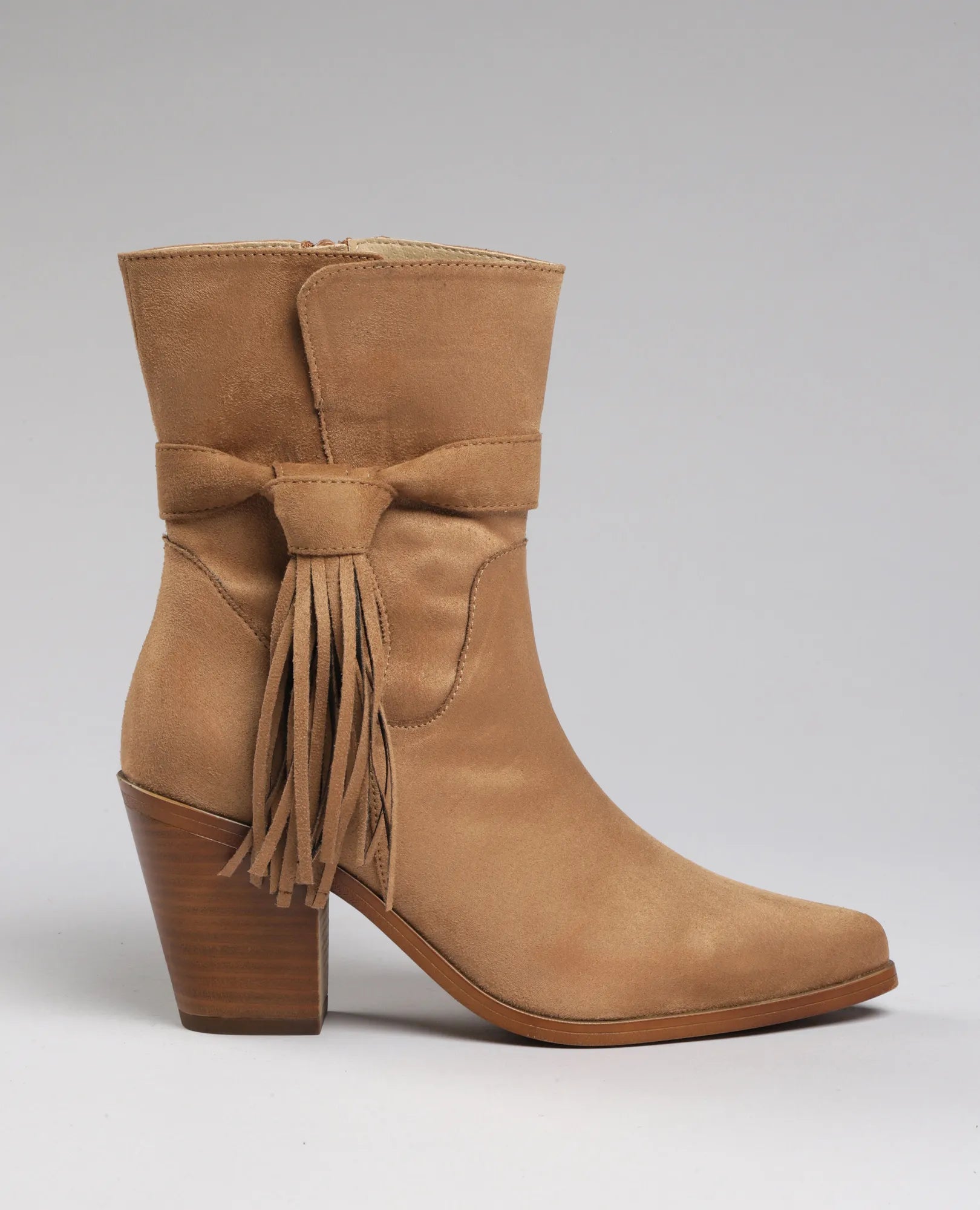 מגפונים עם פרנזים- אורית - B Unique - מגפונים