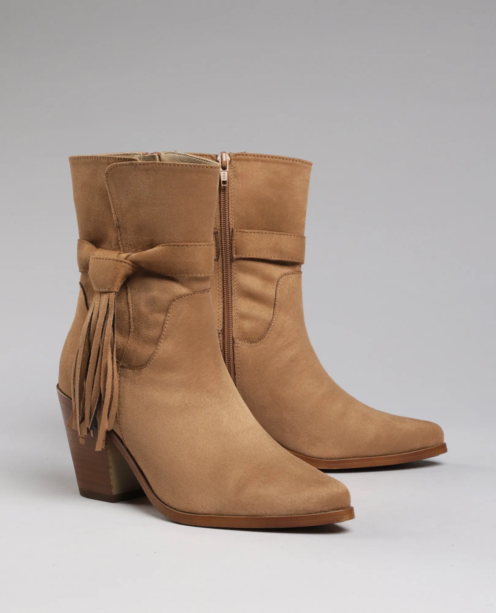 מגפונים עם פרנזים- אורית - B Unique - מגפונים