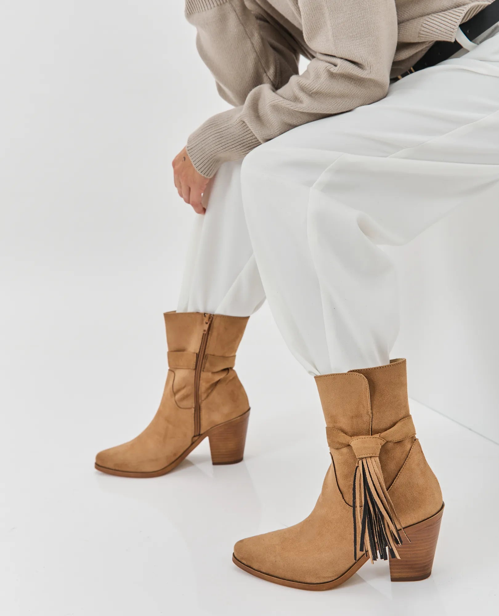 מגפונים עם פרנזים- אורית - B Unique - מגפונים