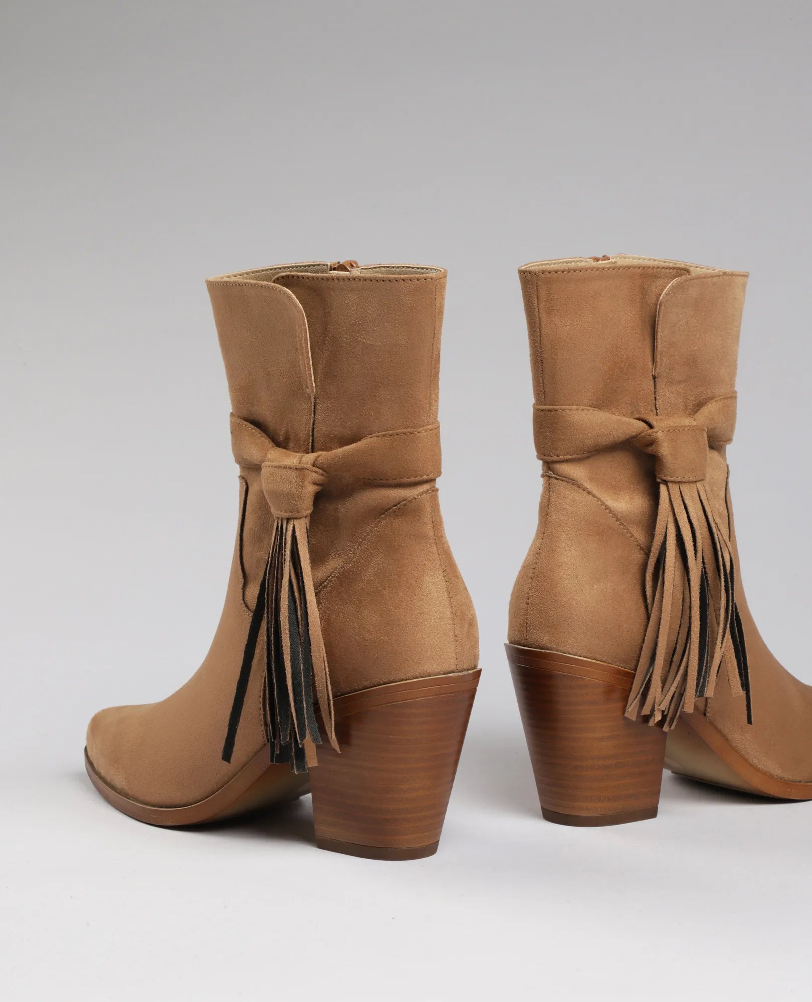 מגפונים עם פרנזים- אורית - B Unique - מגפונים