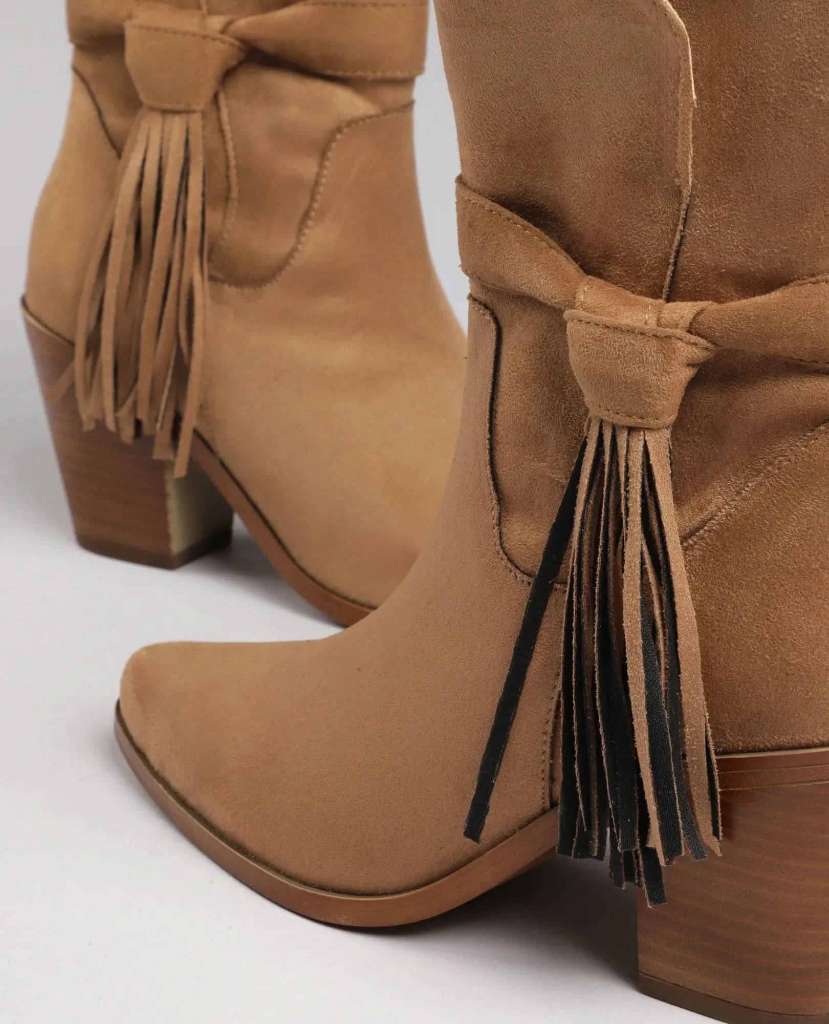 מגפונים עם פרנזים- אורית - B Unique - מגפונים