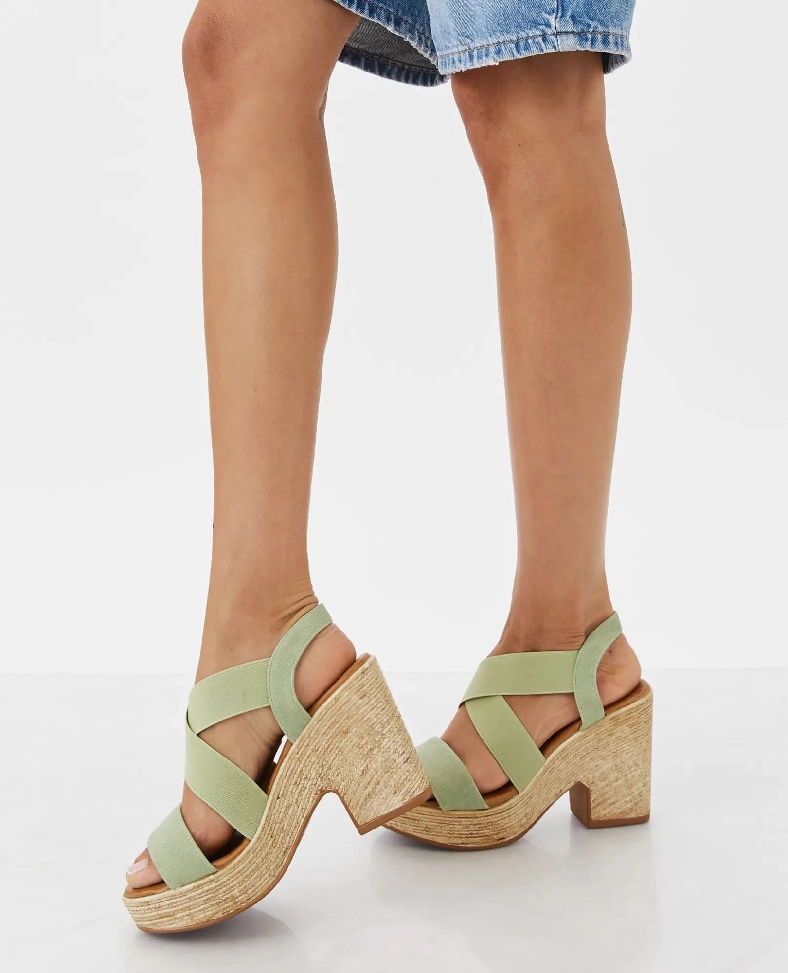 סנדלי עקב עם רצועות- רז