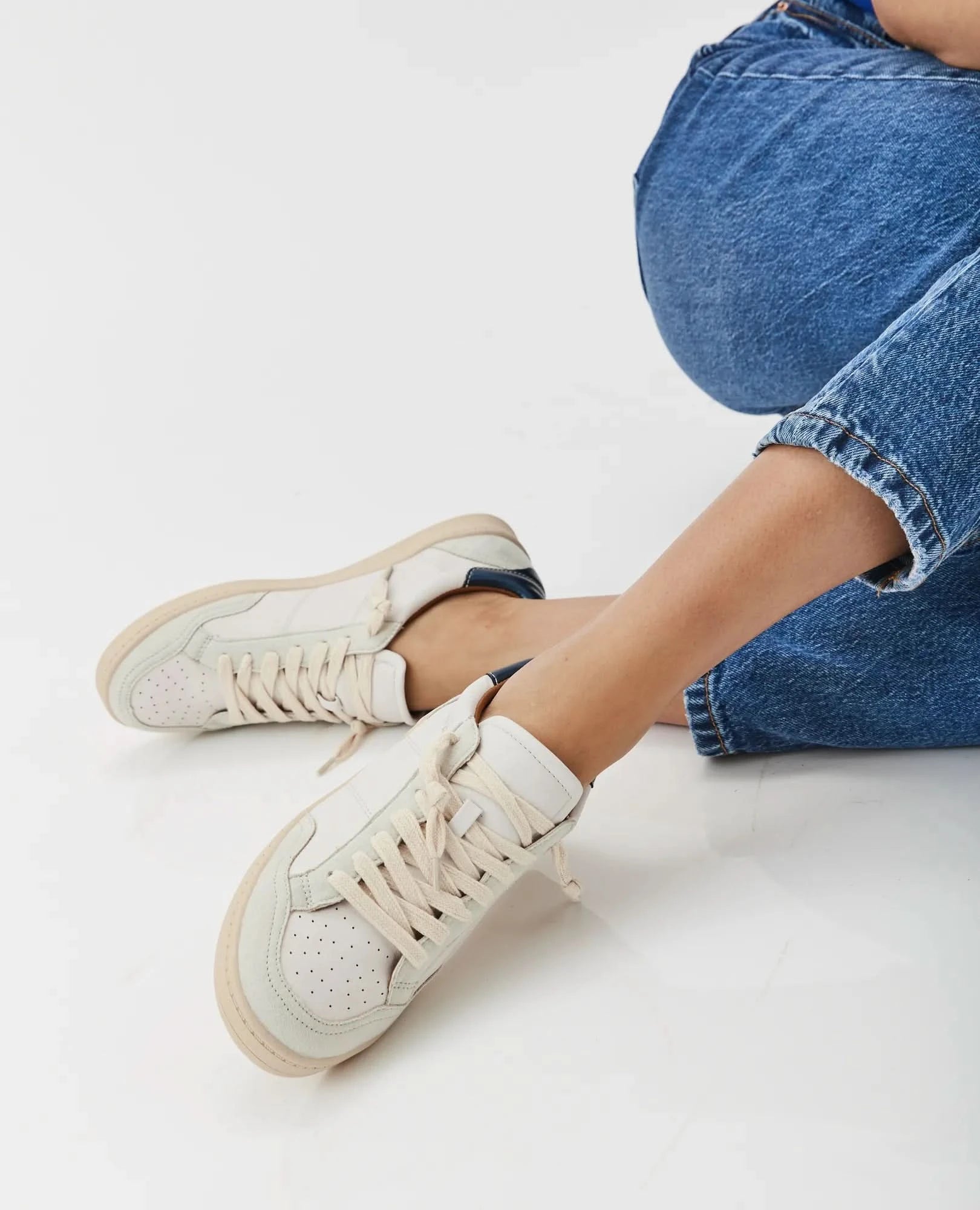 נעלי סניקרס שטוחות - דגם יובל - בי יוניק