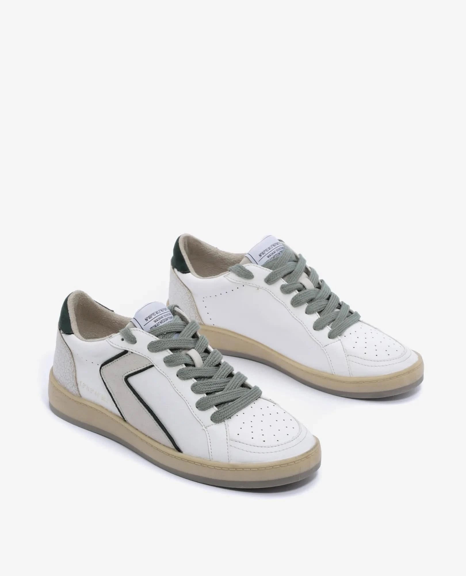 נעלי סניקרס- חלי