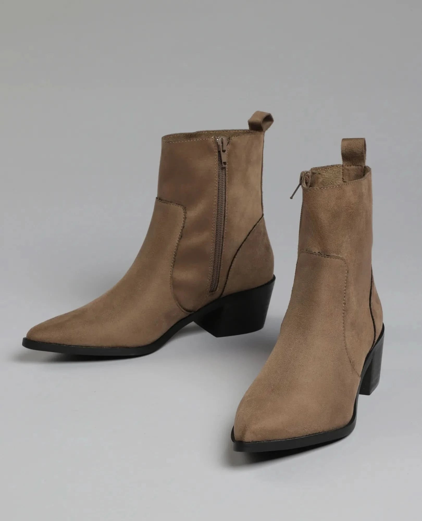 מגפוני עקב- דולי - B Unique - מגפונים