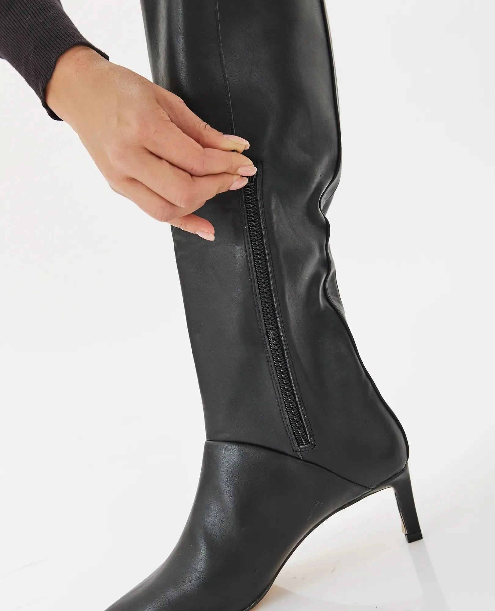 מגפי עקב גבוהים- ריי - B Unique