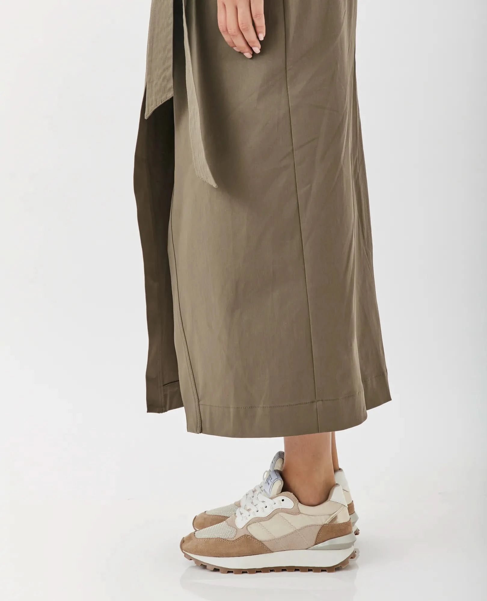 נעלי סניקרס מעוצבות