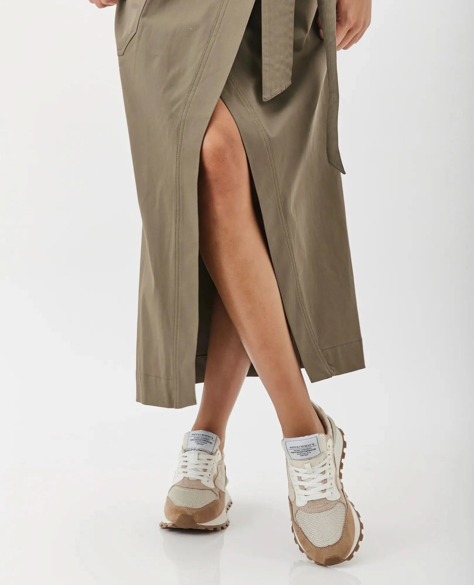 נעלי סניקרס מעוצבות