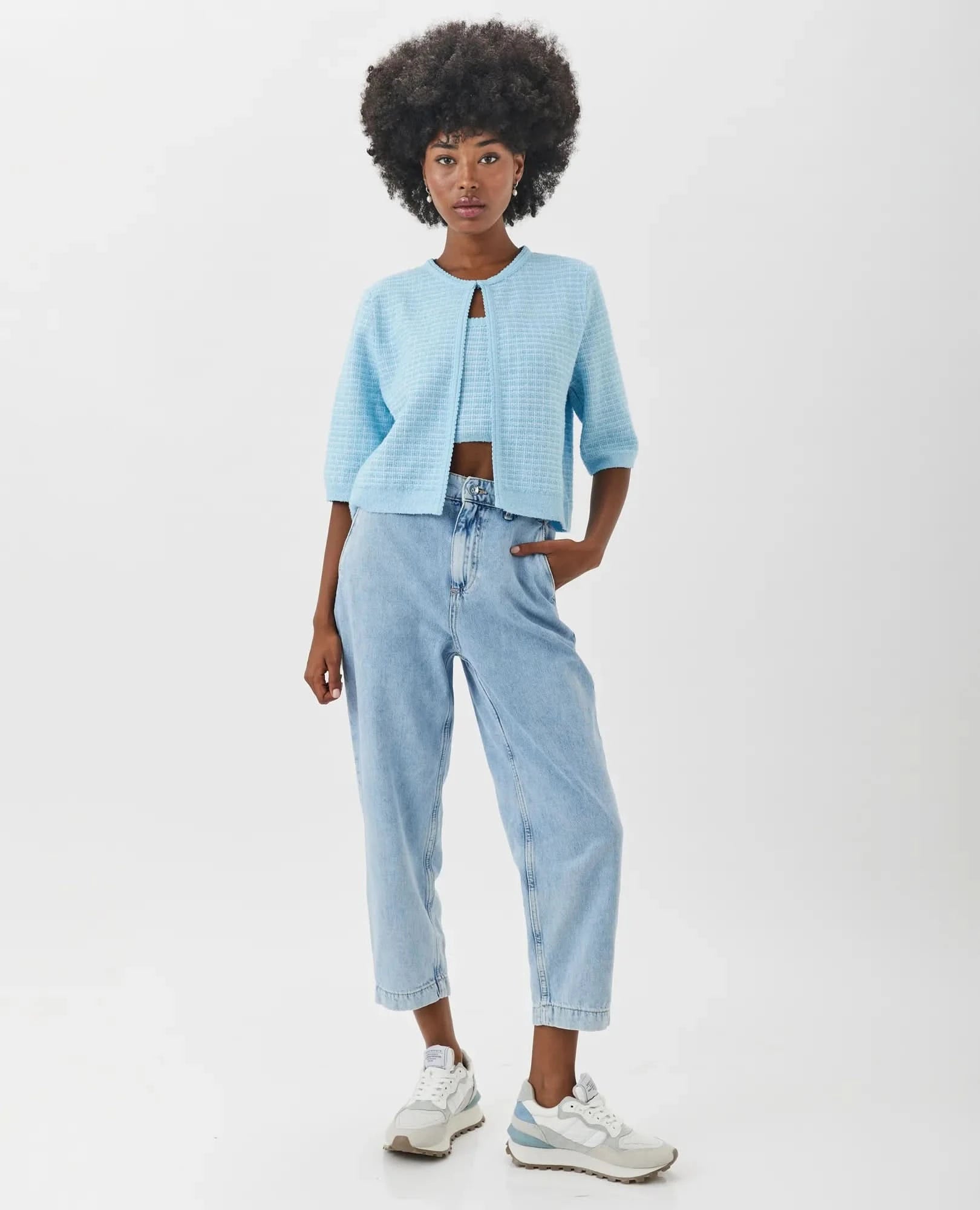 נעלי סניקרס מעוצבות