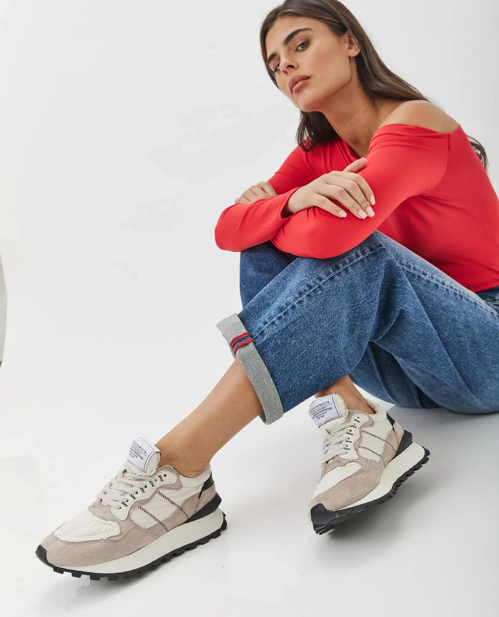 נעלי סניקרס מעוצבות