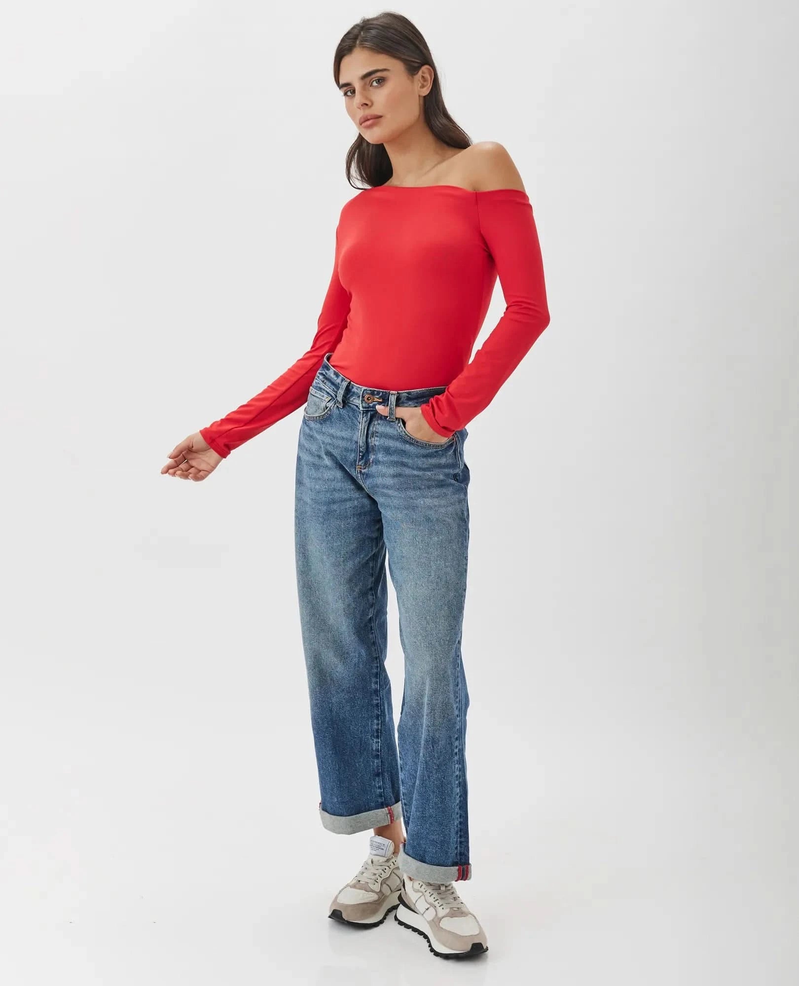 נעלי סניקרס מעוצבות