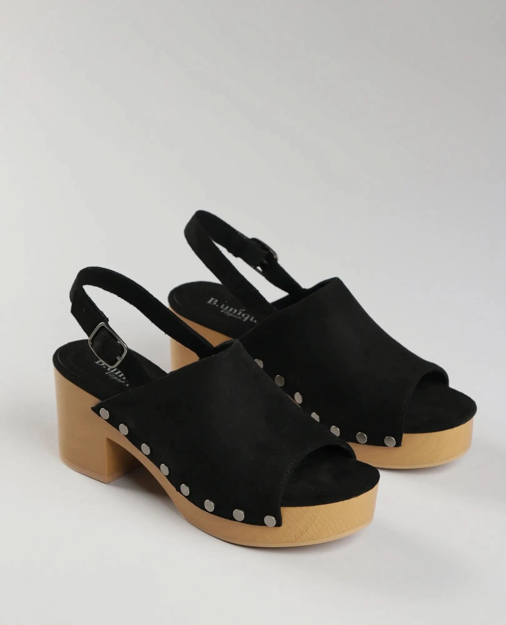 סנדלי עקב עם ניטים- מוריה - B Unique