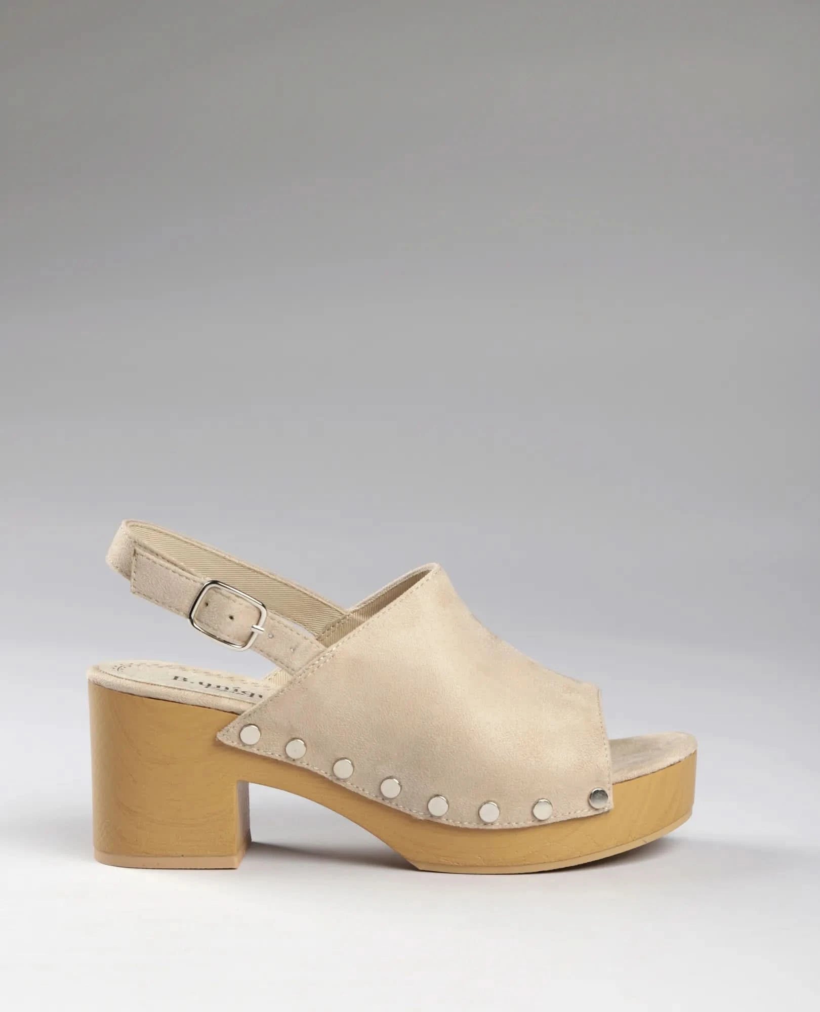 סנדלי עקב עם ניטים- מוריה - B Unique - סנדלי עקב