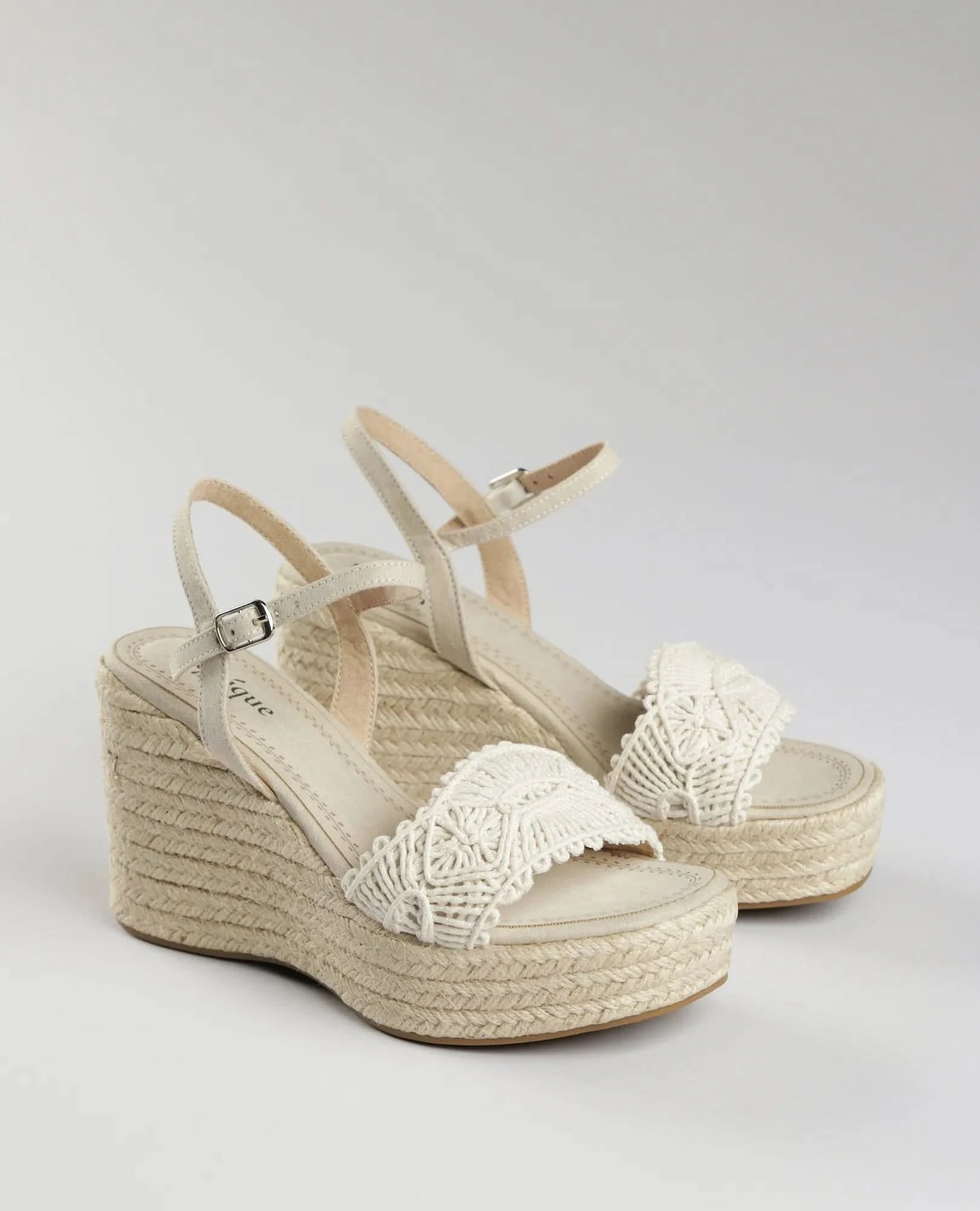 סנדלי פלטפורמה- לני - B Unique