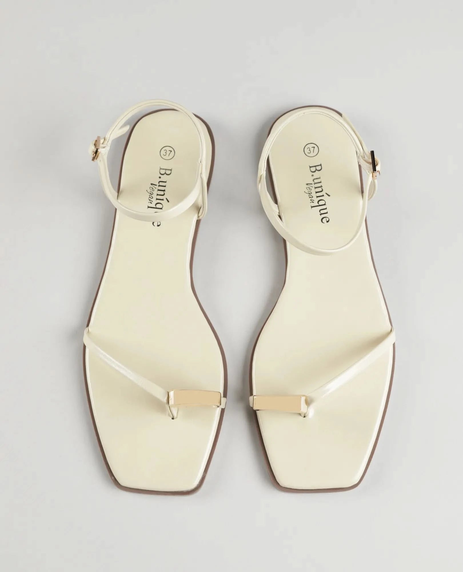 סנדלים שטוחים - איזבלה - B Unique