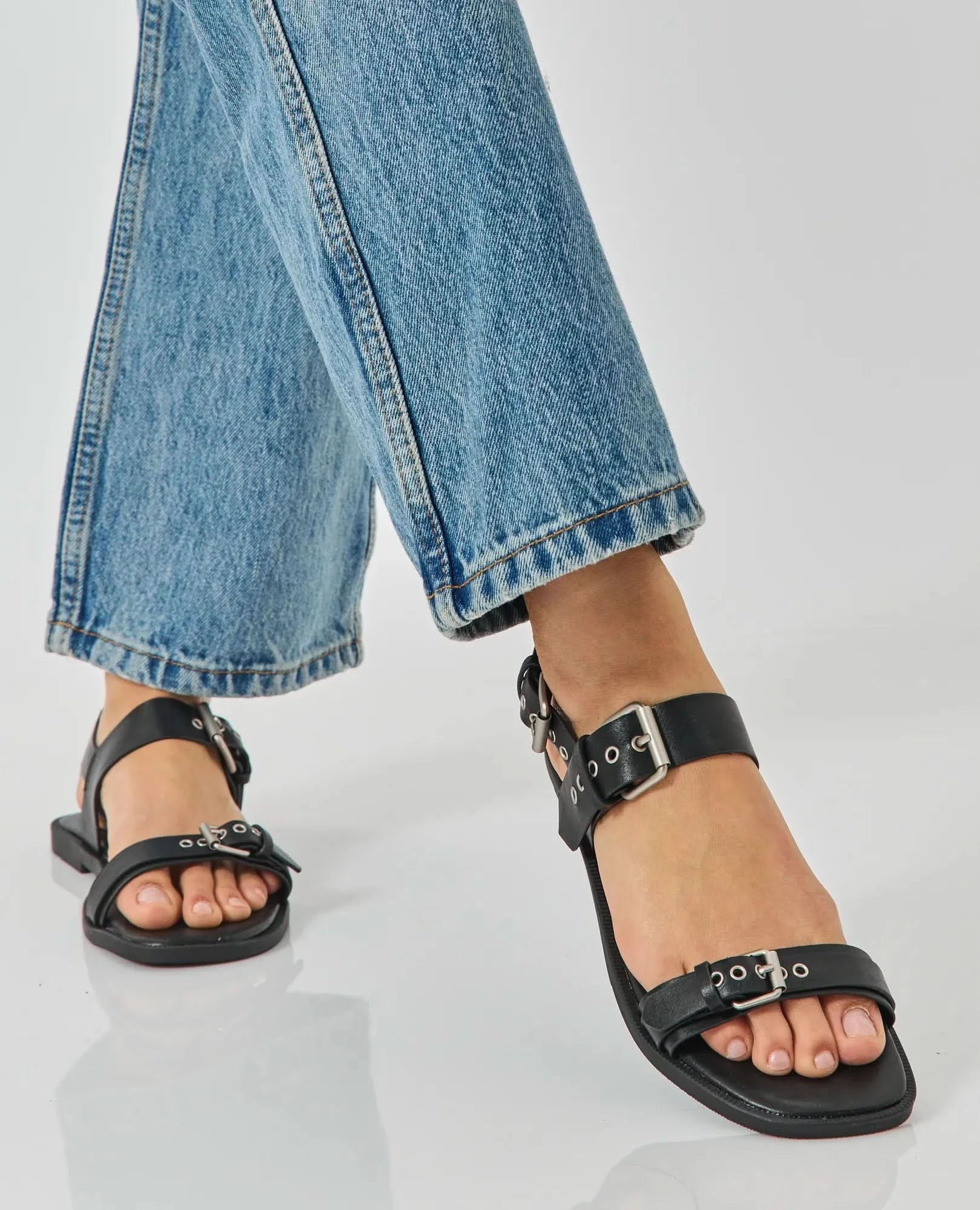 סנדלים שטוחים - אלמוג - B Unique - סנדלים