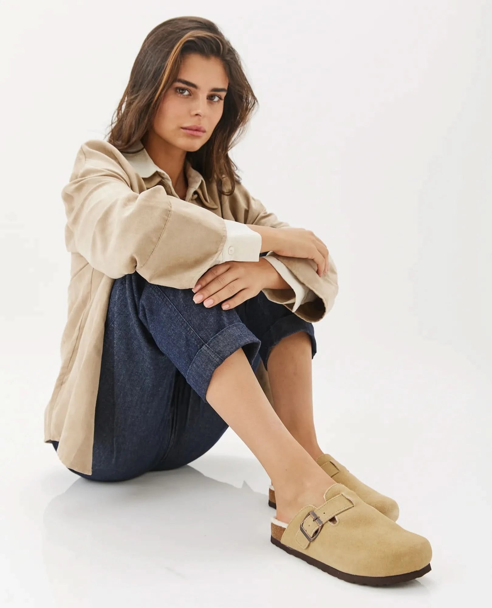 כפכפי עור סגורים - שלי - B Unique