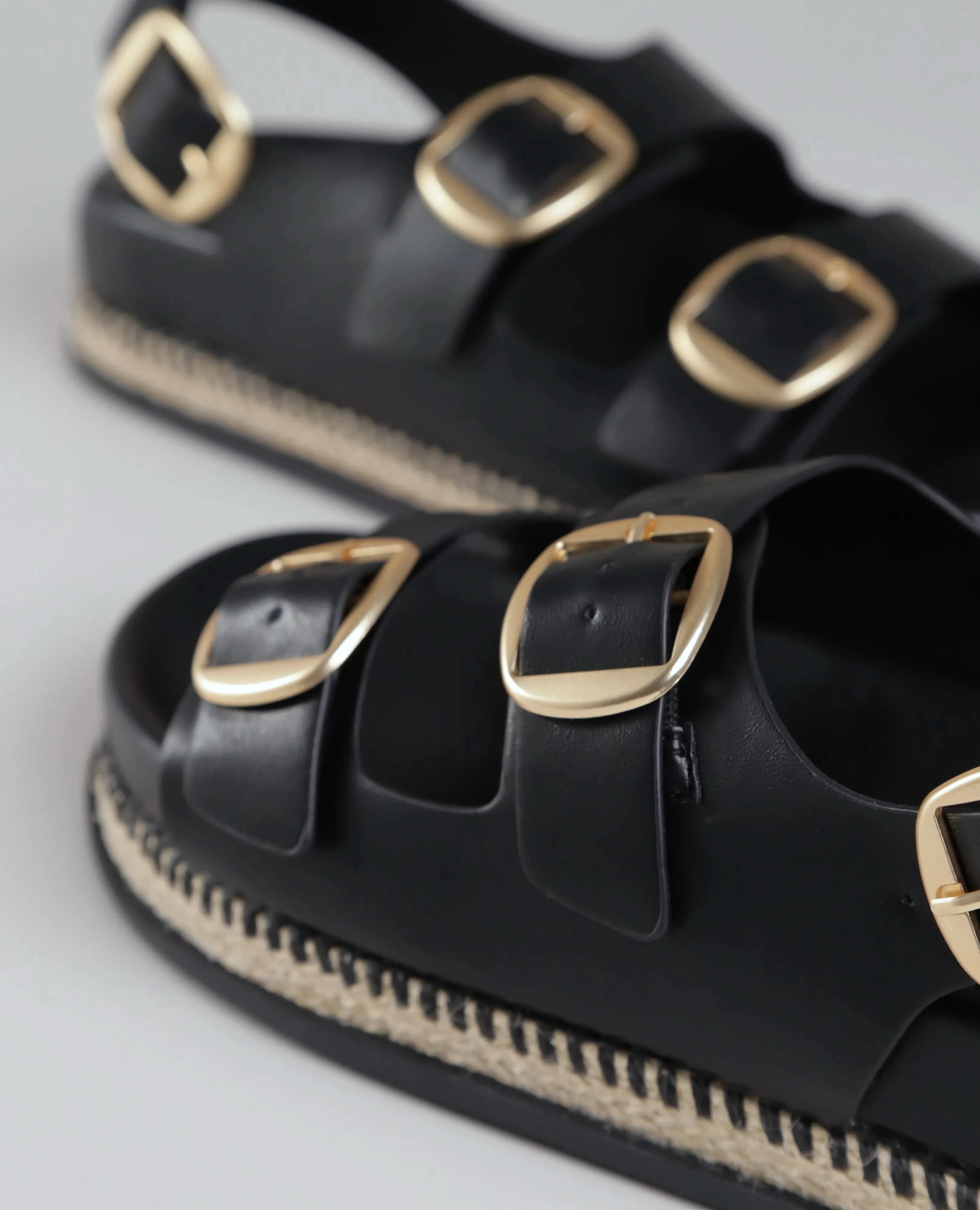 סנדלי פלטפורמה - קורל - B Unique - סנדלים