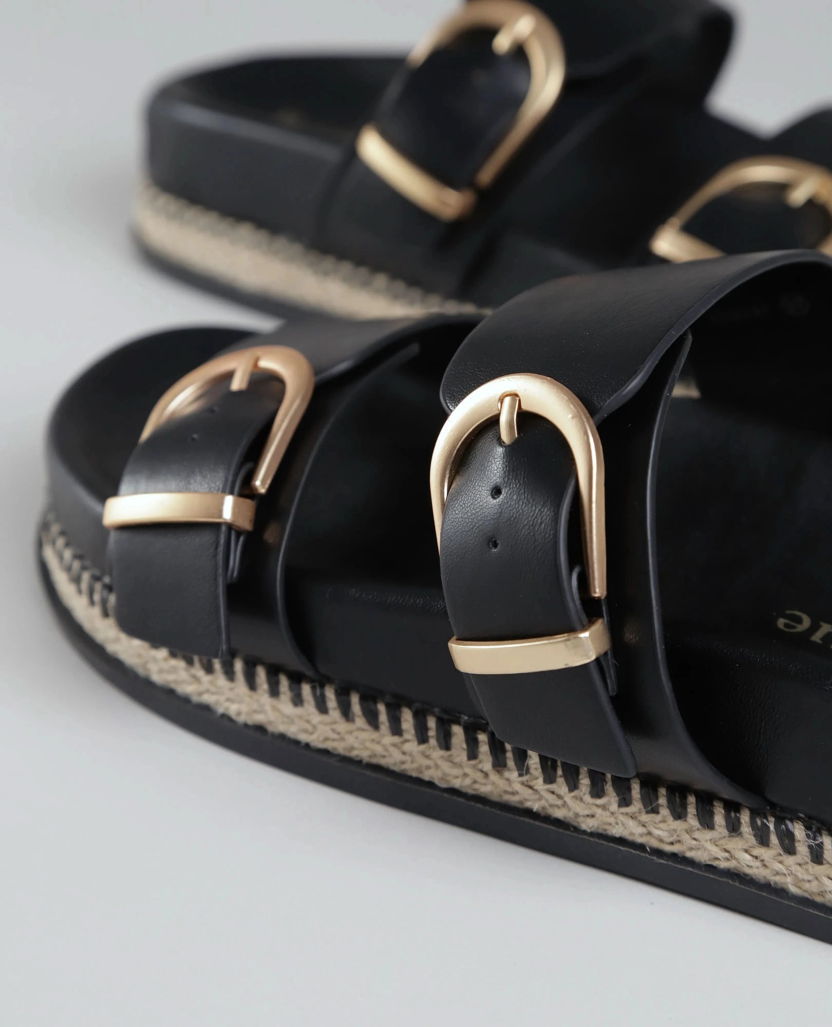 כפכפי רצועות - אלמה - B Unique - כפכפים