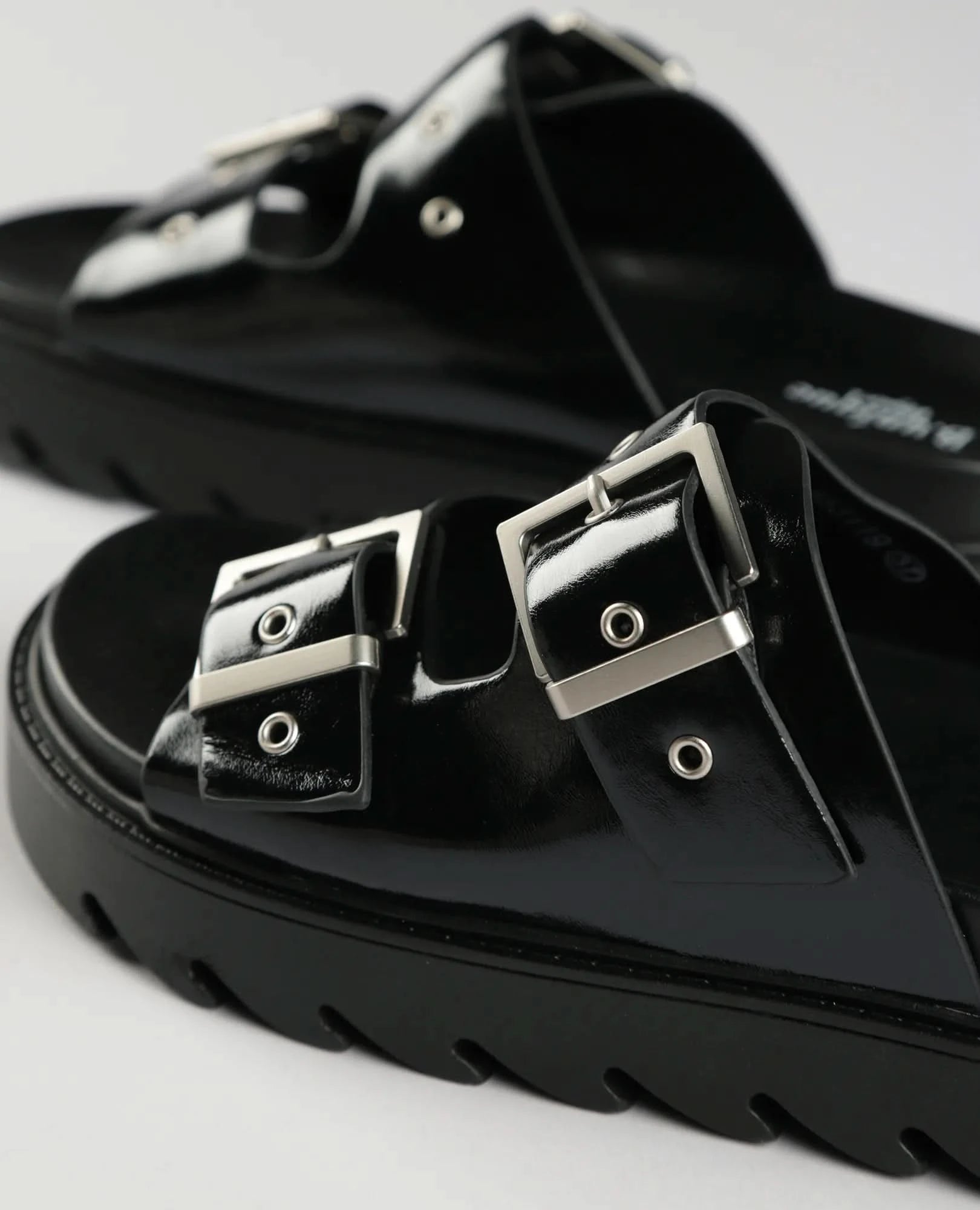 כפכפי פלטפורמה - נועם - B Unique