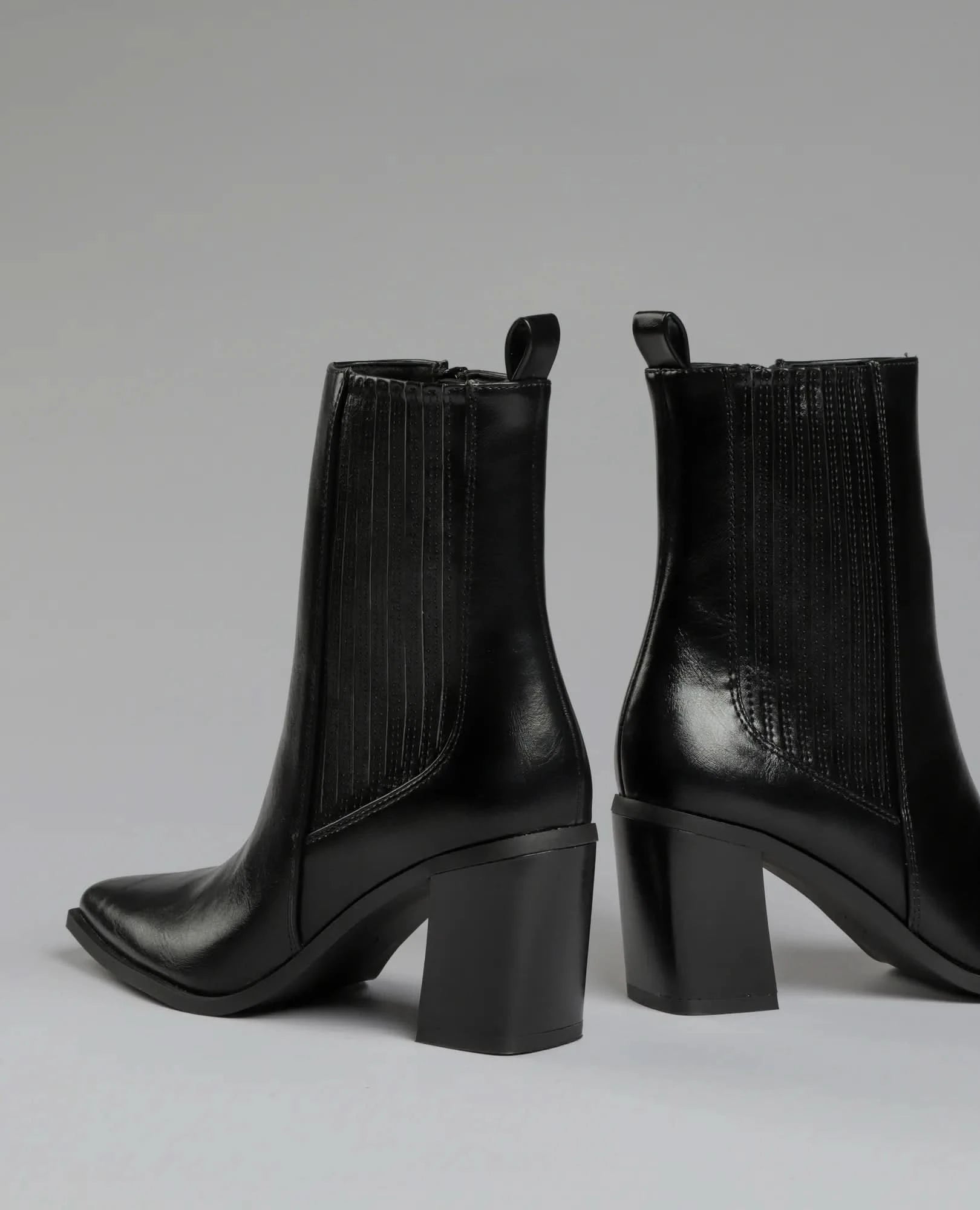 מגפוני עקב צ'לסי - גלי - B Unique - מגפונים