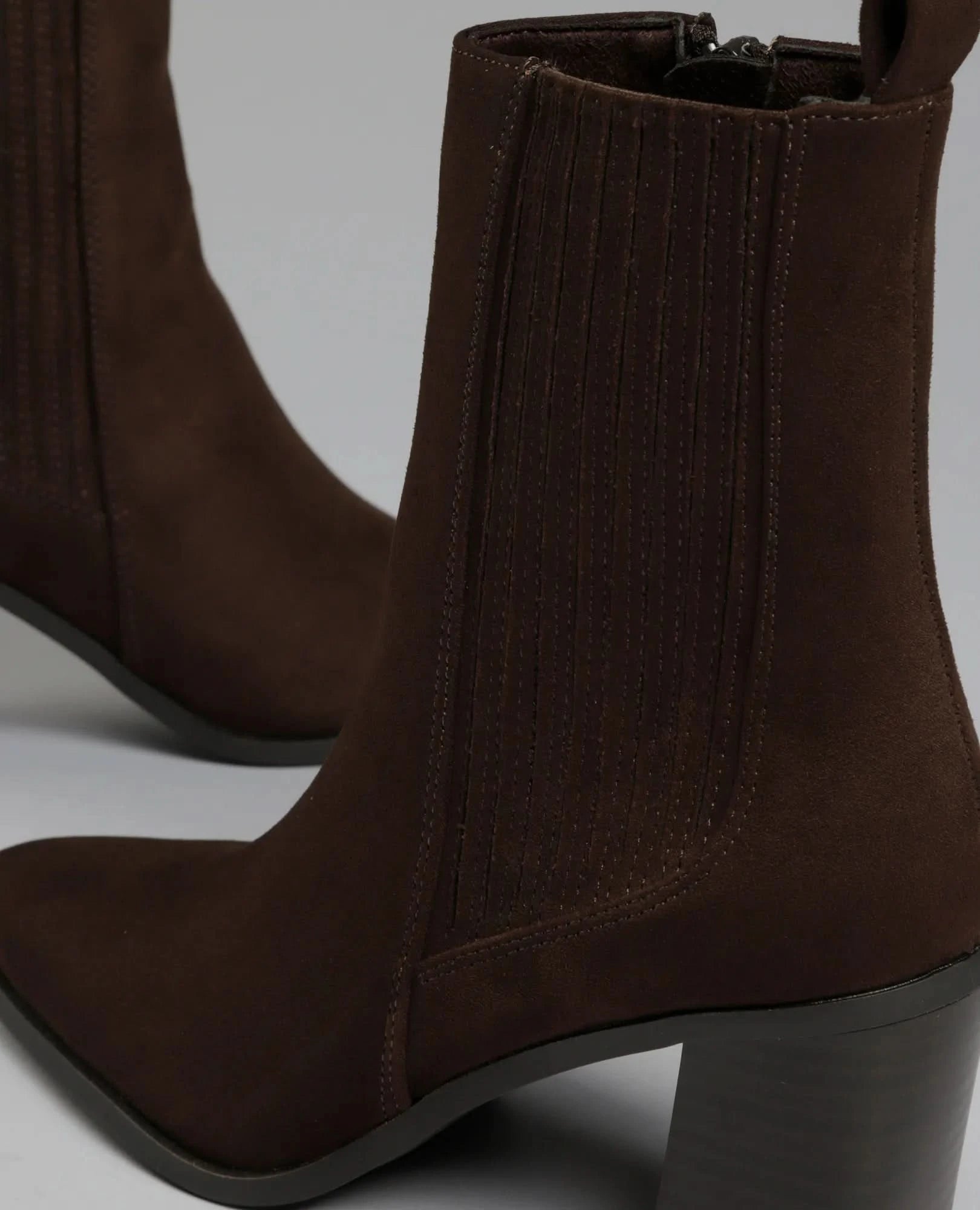 מגפוני עקב צ'לסי - גלי - B Unique - מגפונים