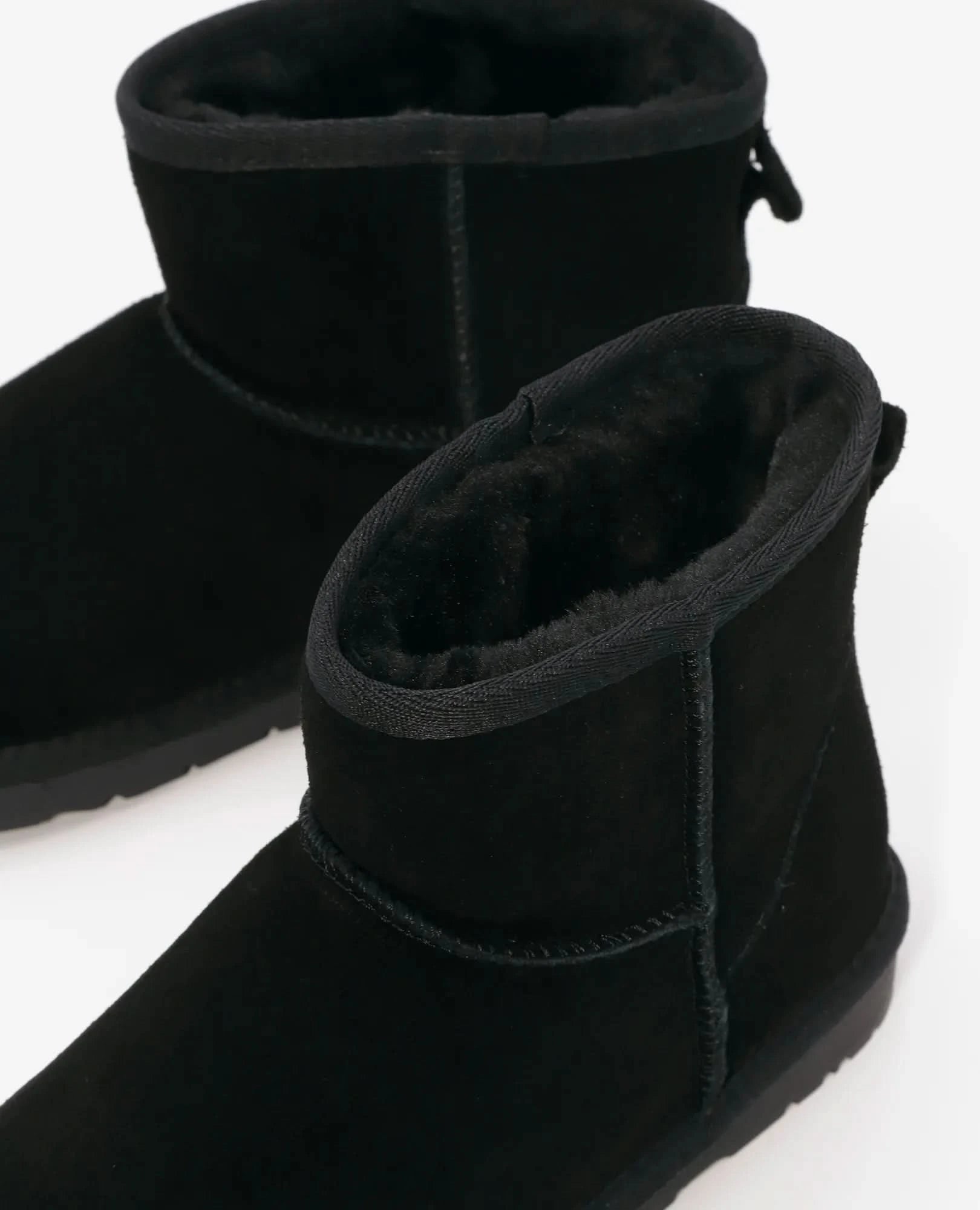 מגפונים פרוותיים מעור- רונה - B Unique