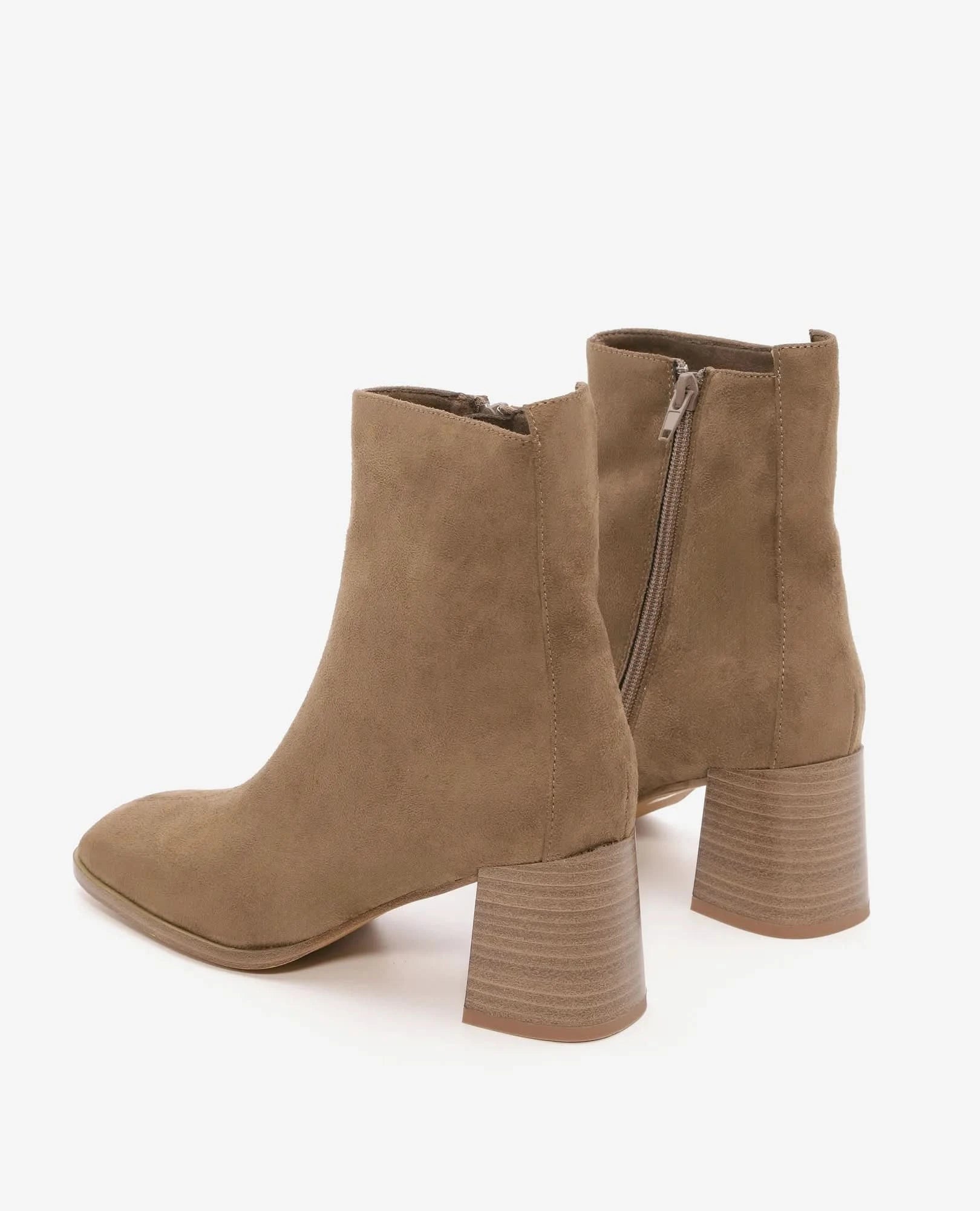 מגפוני עקב- סתיו - B Unique