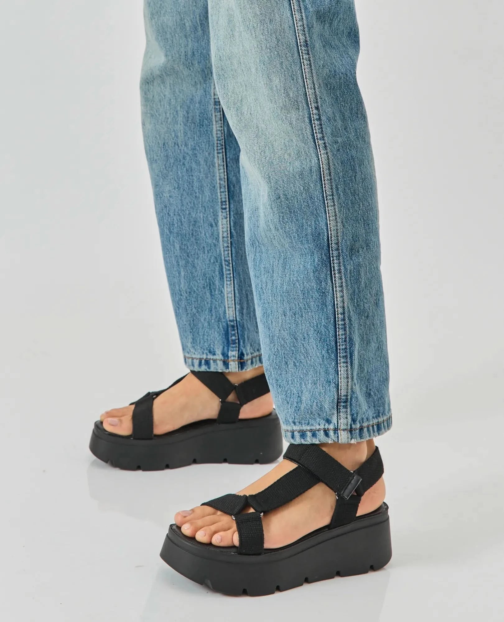 סנדלי פלטפורמה -ליאל - B Unique - סנדלים