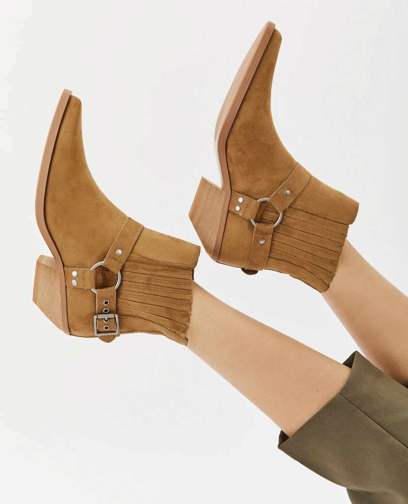 מגפוני בוקרים- דפנה - B Unique