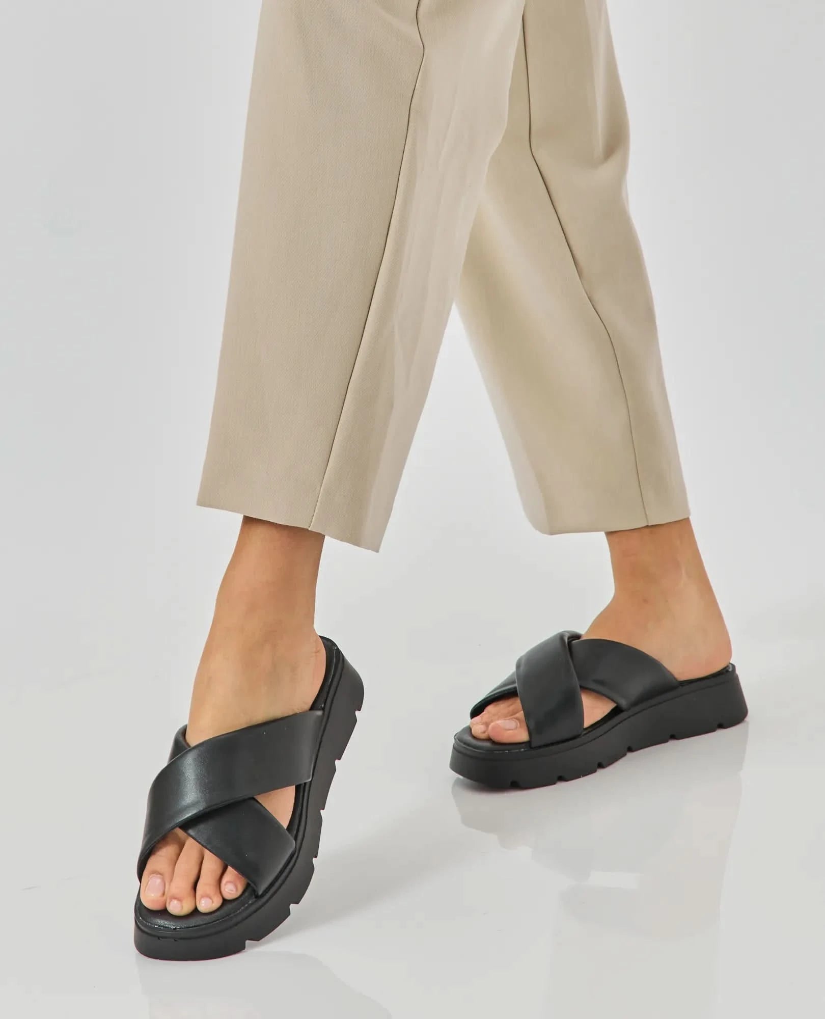 כפכפי פלטפורמה -אוליביה - B Unique - כפכפים