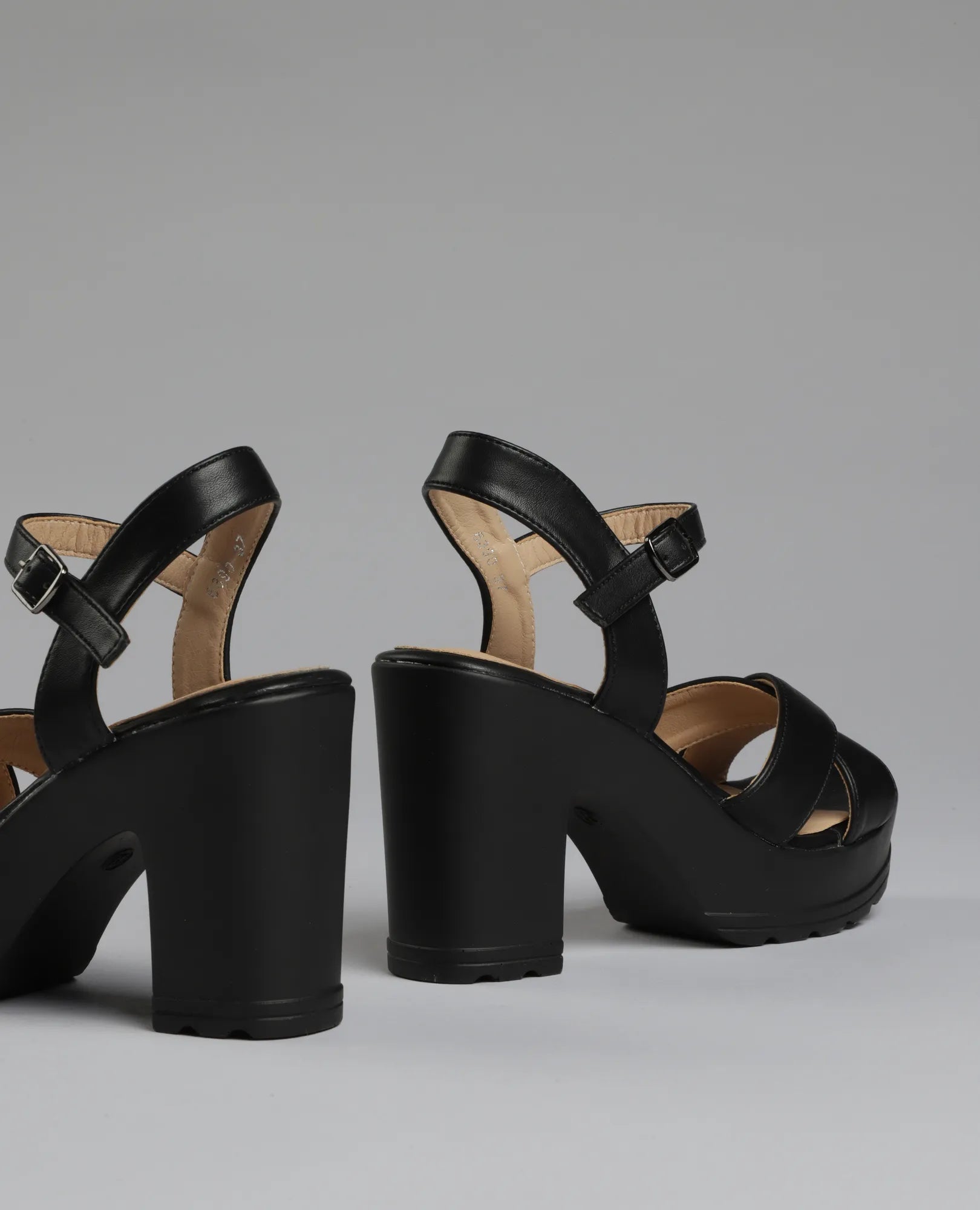 סנדלי עקב פלטפורמה - B Unique - סנדלים