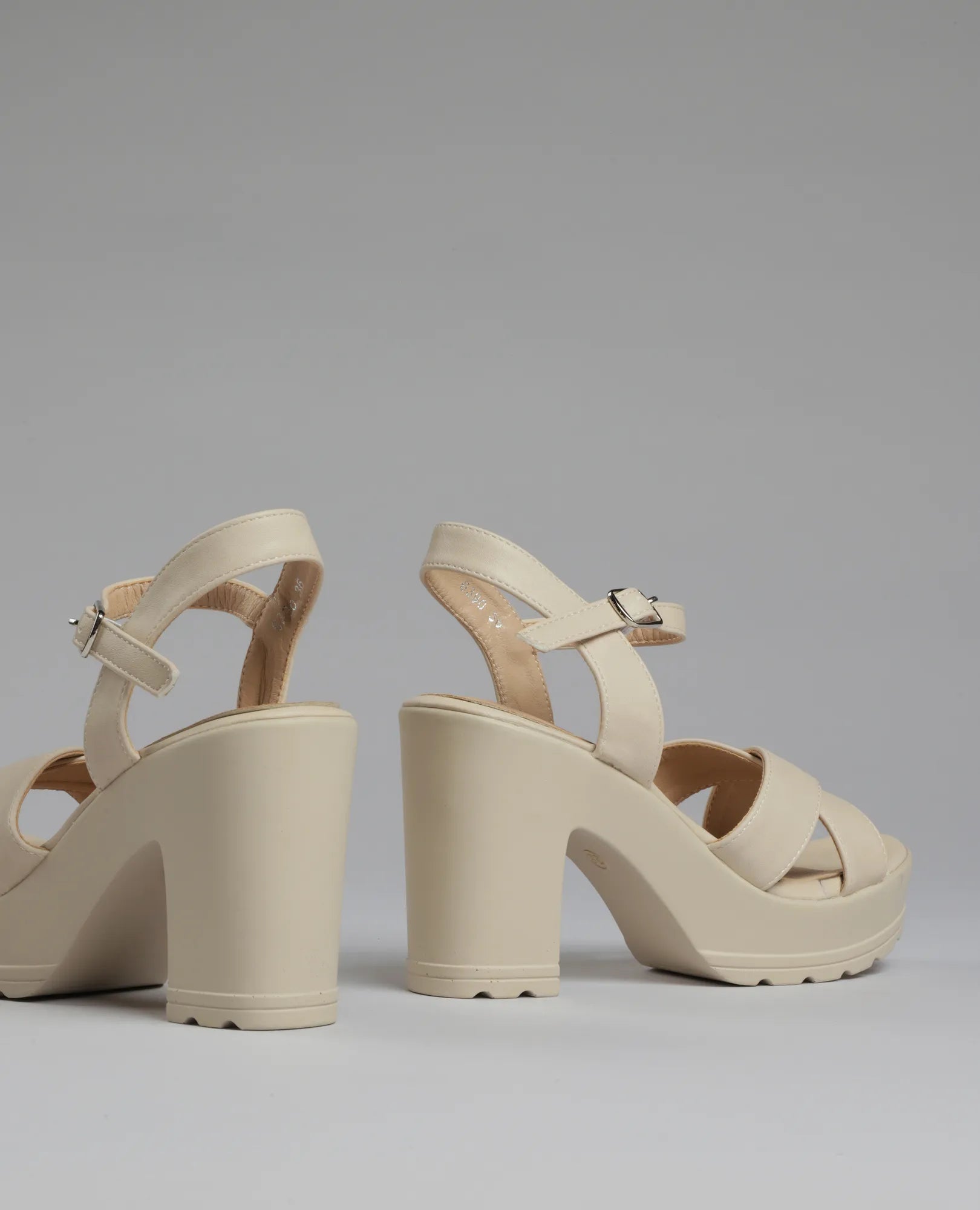 סנדלי עקב פלטפורמה - B Unique - סנדלים