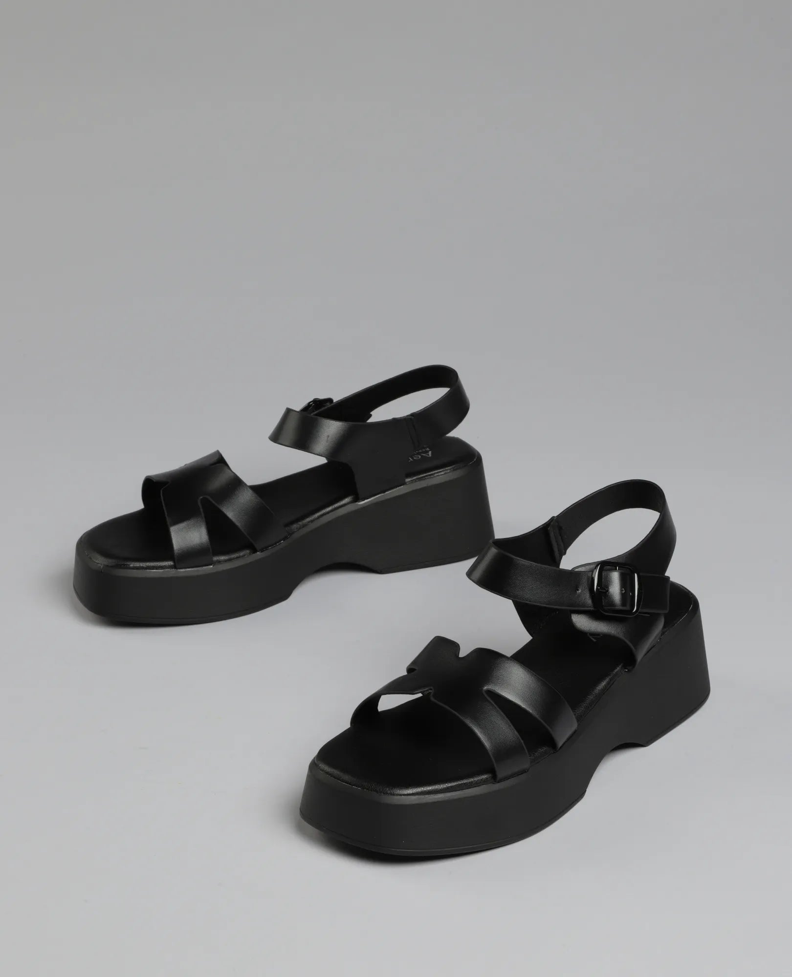 סנדלי פלטפורמה רצועות - B Unique - סנדלים