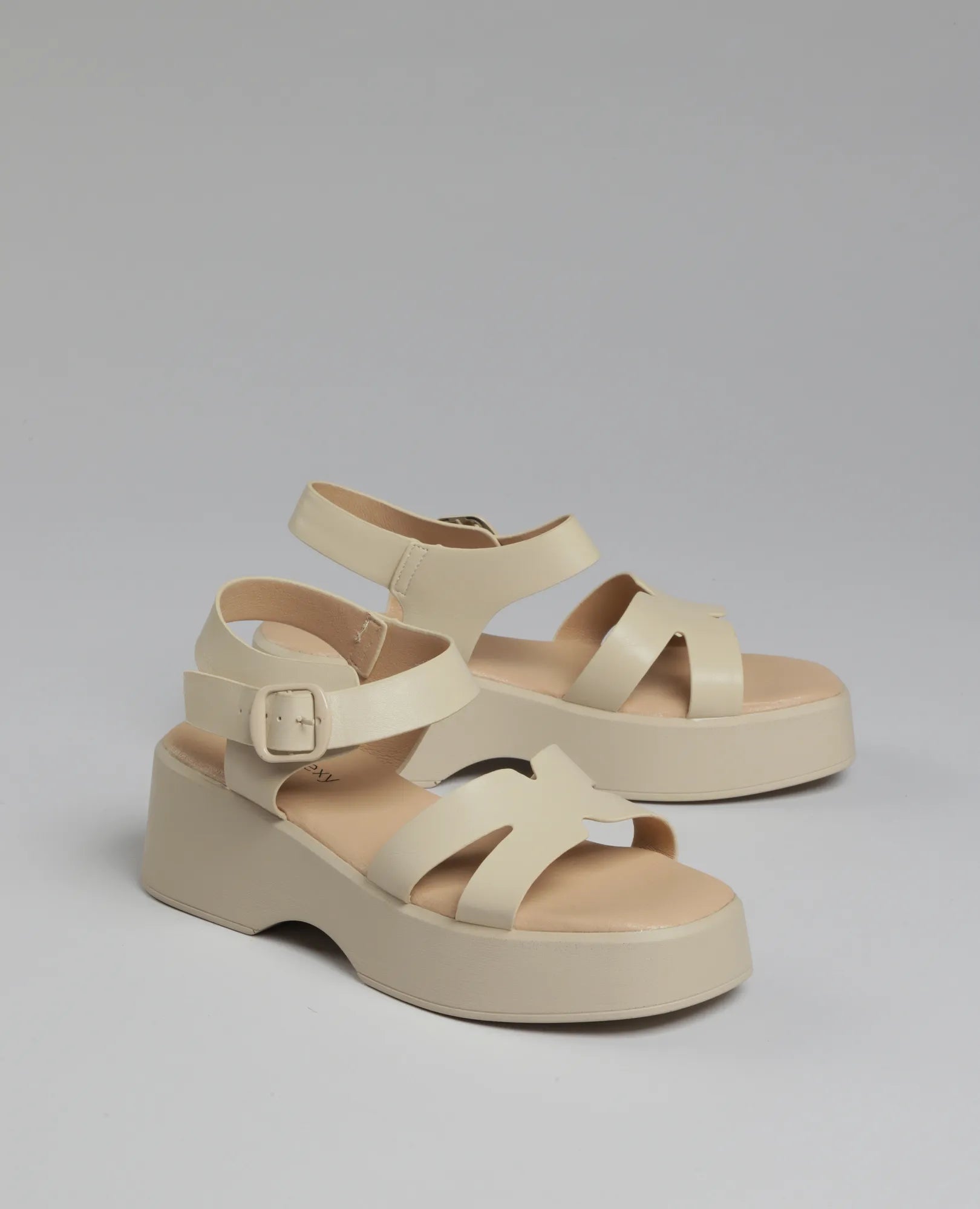 סנדלי פלטפורמה רצועות - B Unique - סנדלים