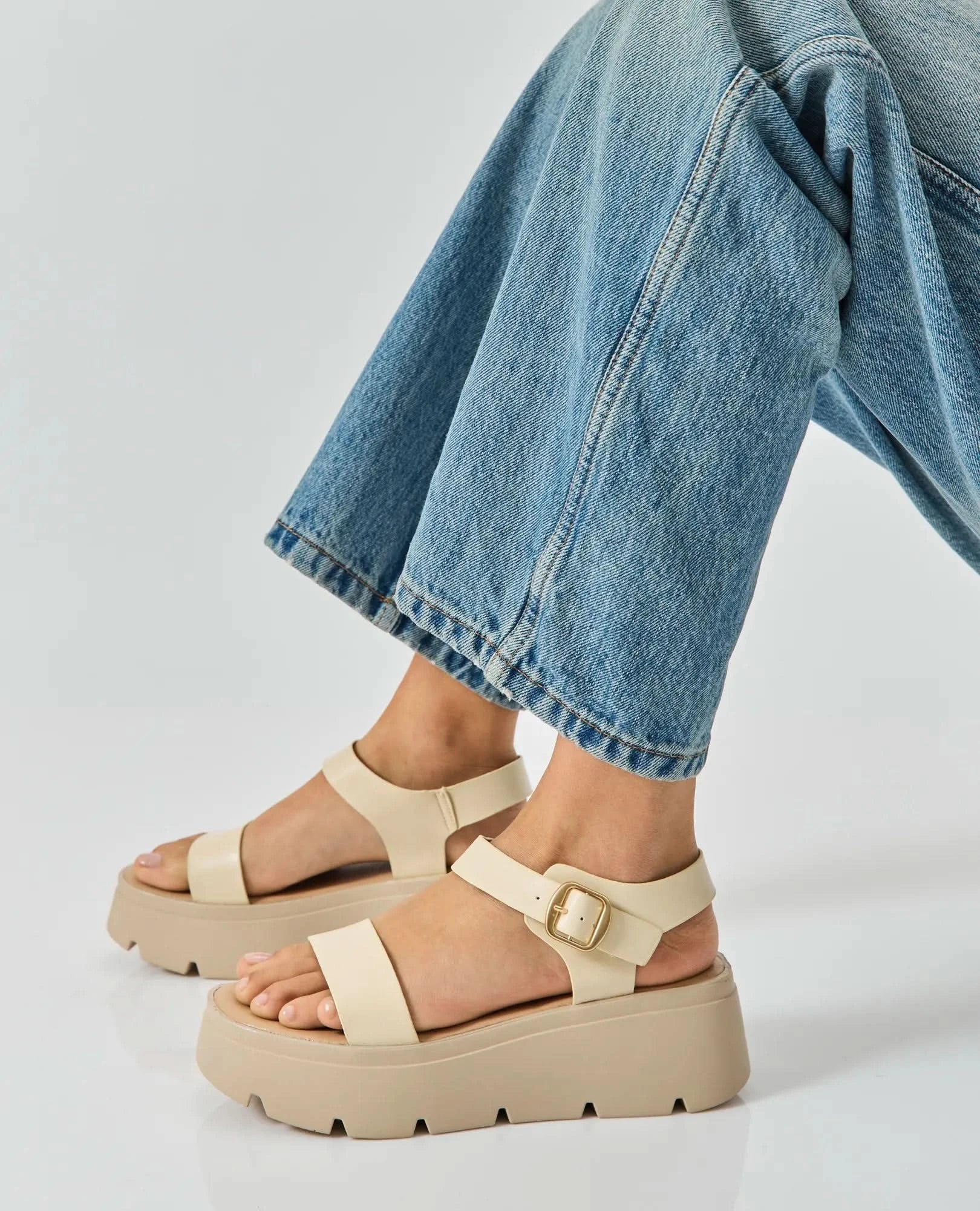 סנדלי פלטפורמה - קייסי - B Unique - סנדלים