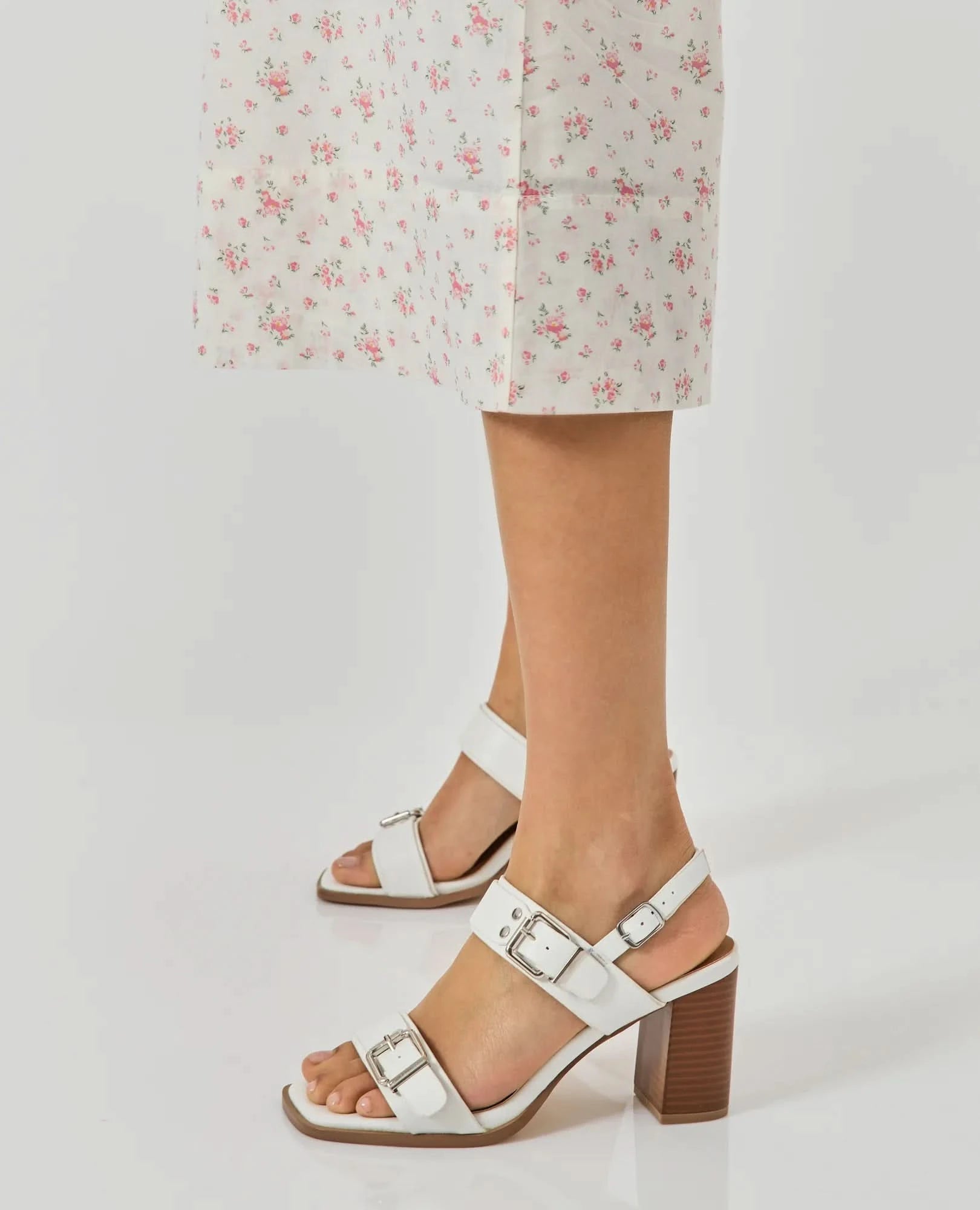 סנדלי עקב - הודיה - B Unique - סנדלי עקב