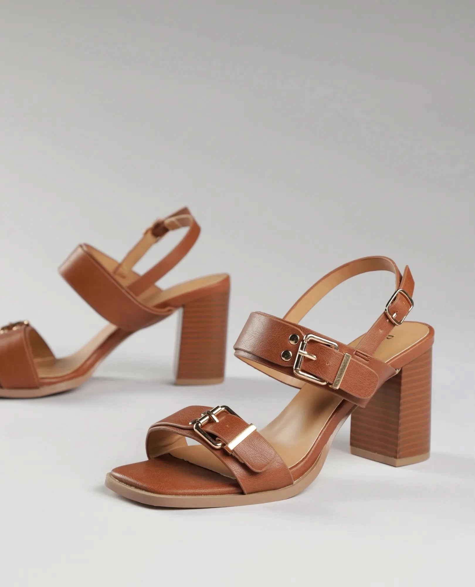 סנדלי עקב - הודיה - B Unique