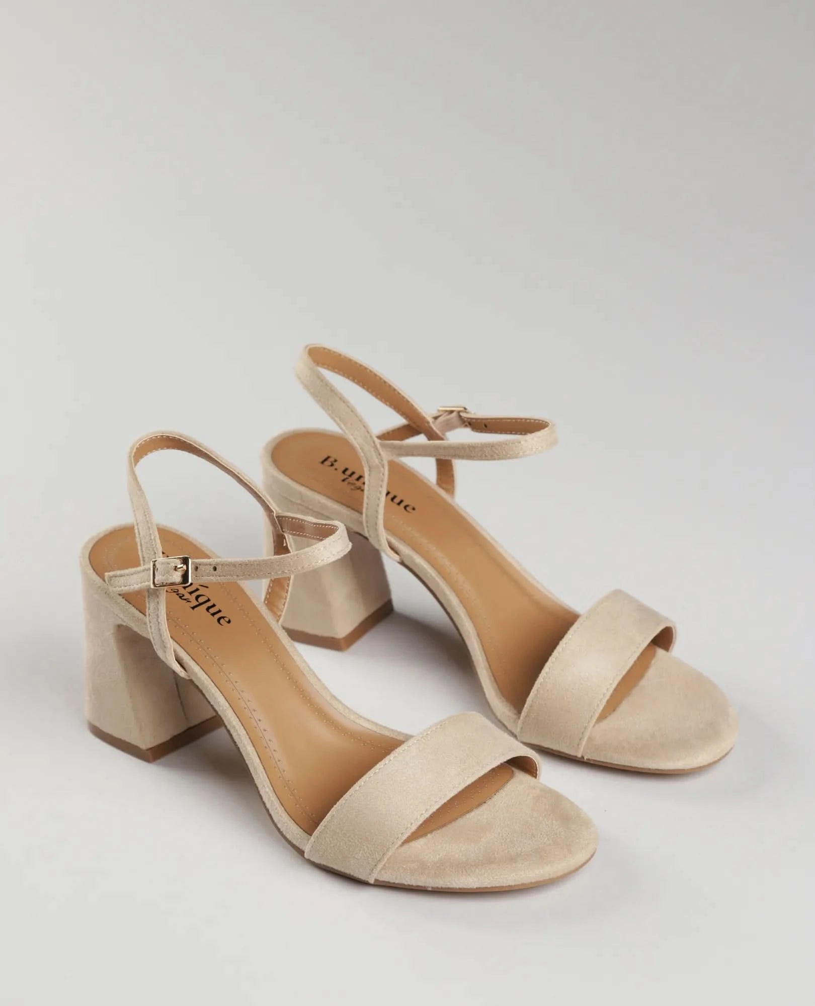 סנדלי עקב- מון - B Unique