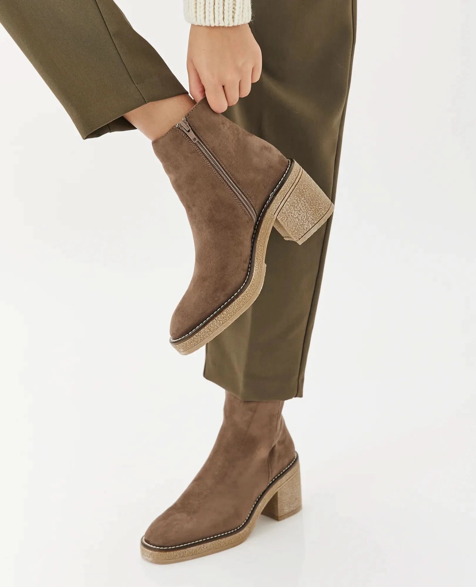 מגפוני עקב- ליאן - B Unique