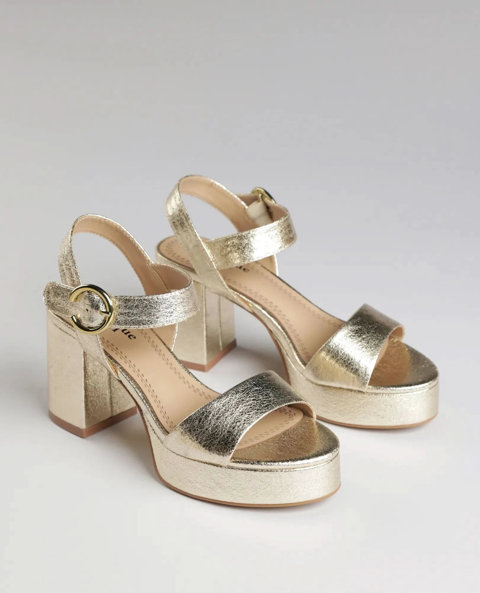 סנדלי פלטפורמה - בר - B Unique