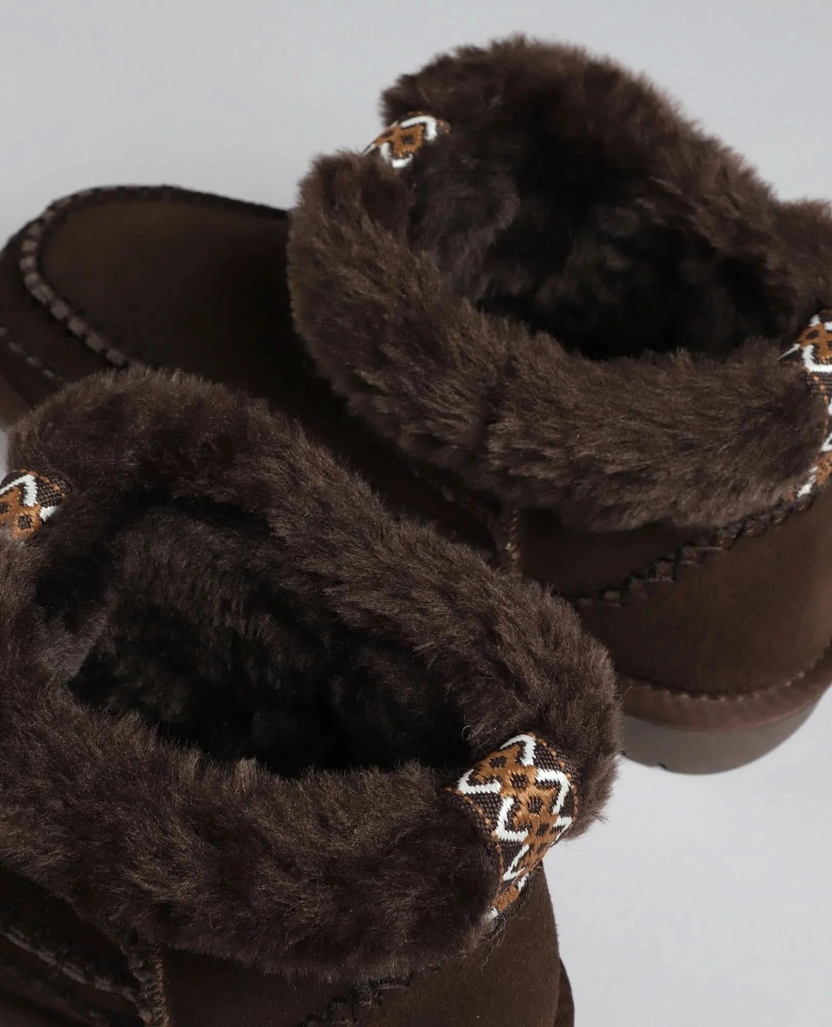 מגפוני פרווה - נאיה - B Unique - מגפונים