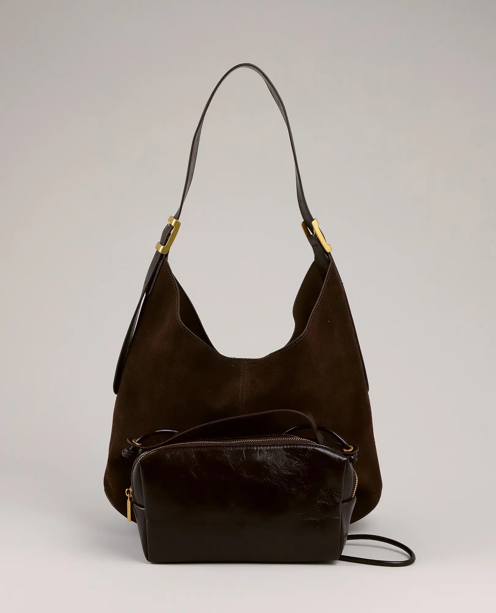 תיק צד מבד פשתן בשילוב עור מדגם "דיאנה" מבית B-Unique Bags מוצג על רקע חלק.