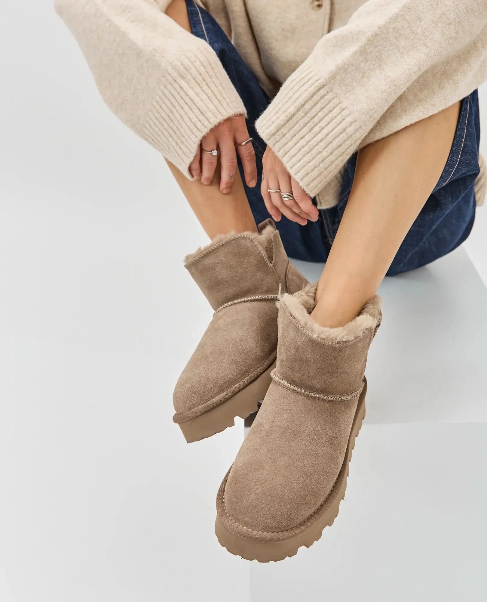 מגפוני פרווה עור - מילאנו - B Unique - מגפונים