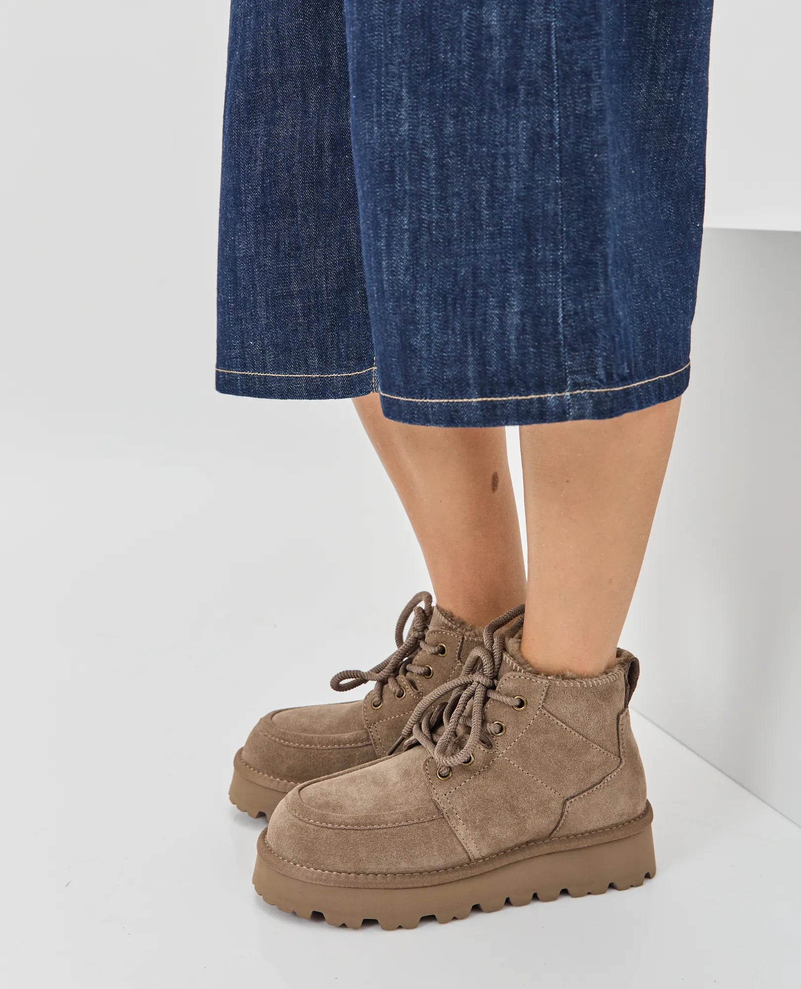 מגפוני פרווה מעור - דור - B Unique - מגפונים