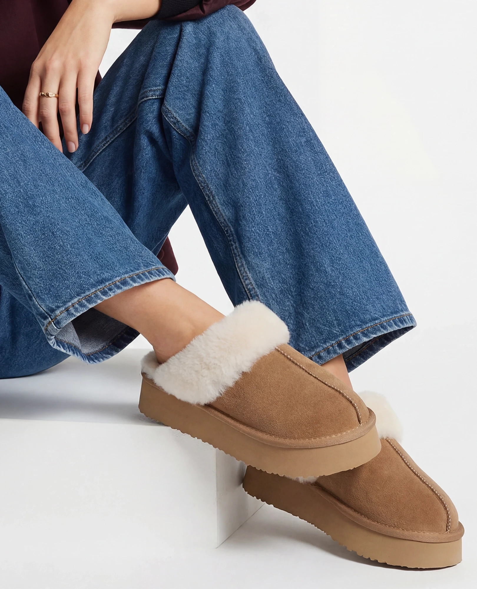 כפכפי עור פרווה- רני - B Unique - דגמי מעבר