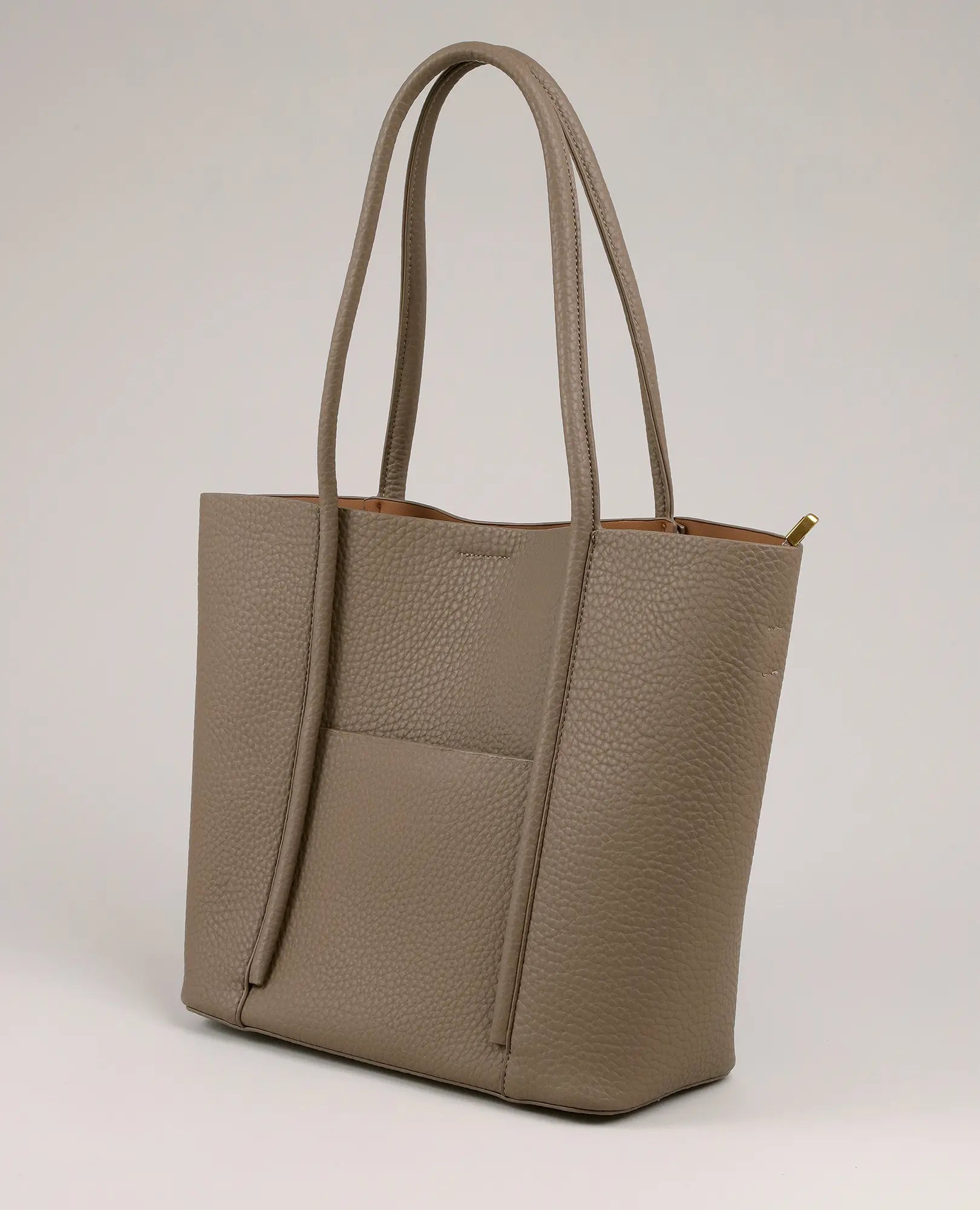 תיק צד עם כיס קדמי של B-Unique Bags, דמוי עור עם שתי ידיות וכיס חיצוני.