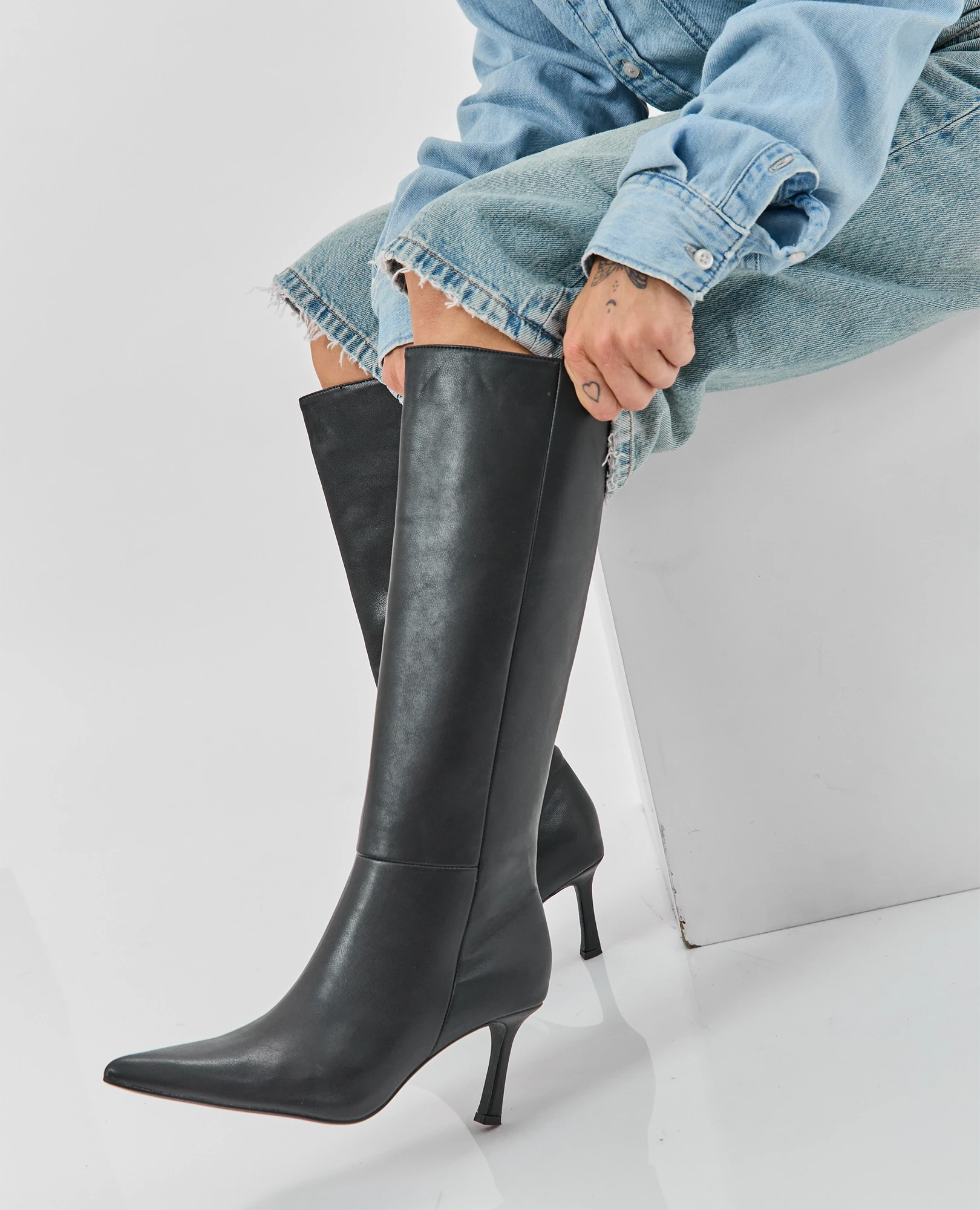 מגפי עקב - מרינה - B Unique - מגפיים